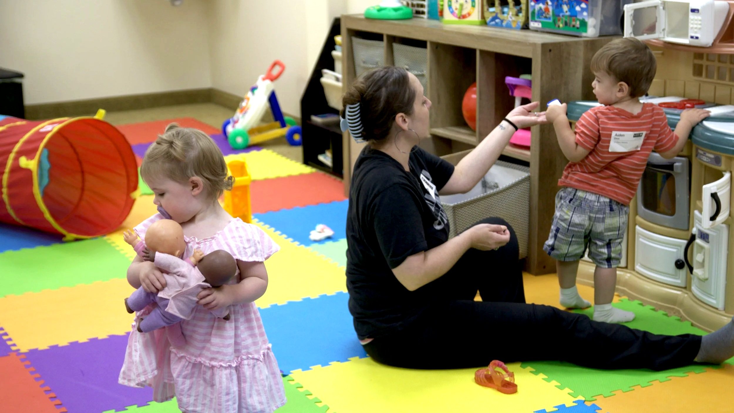 Courtney.Aiden.Gwen+Nursery.jpg