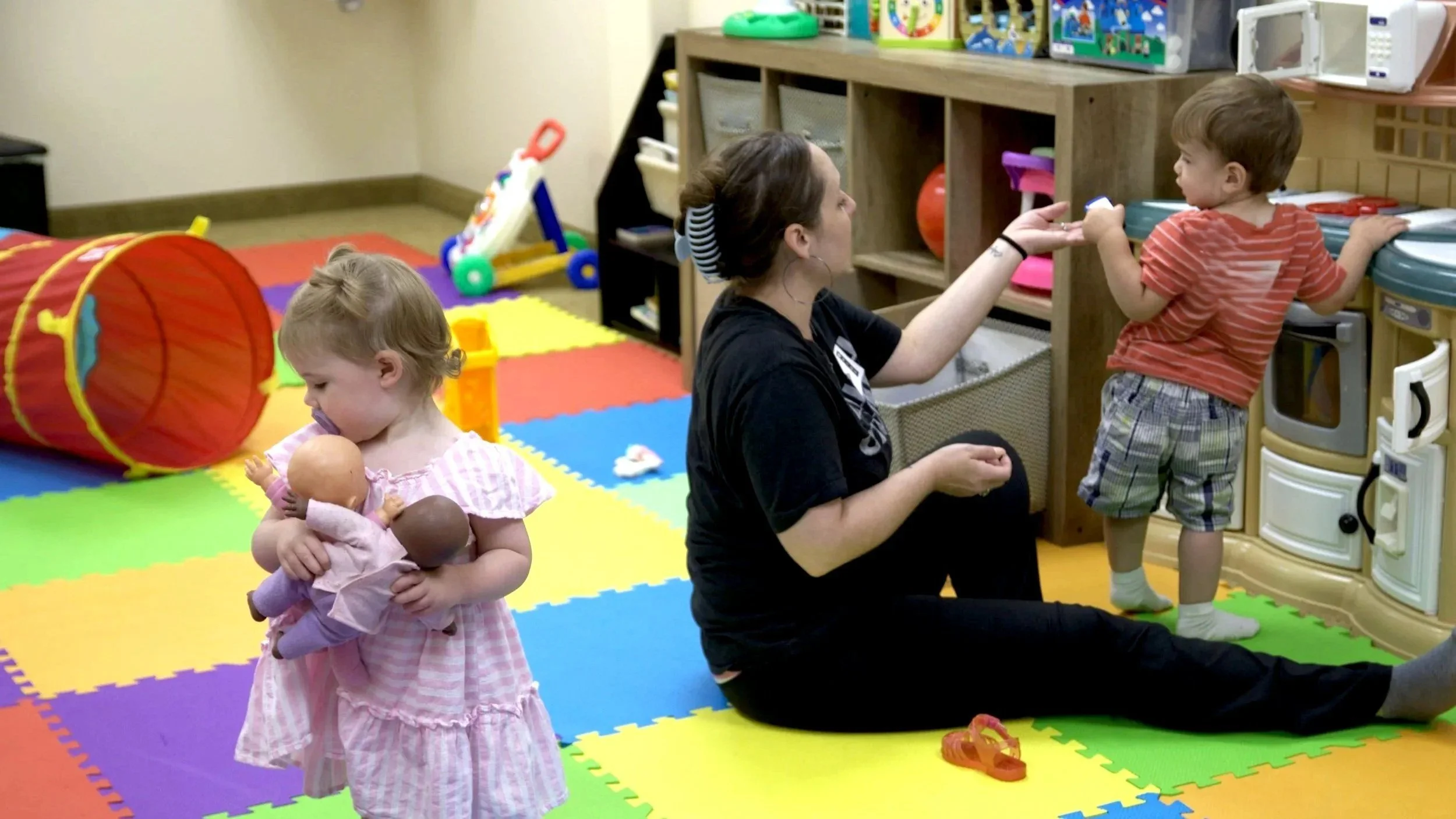 Courtney.Aiden.Gwen+Nursery.jpg