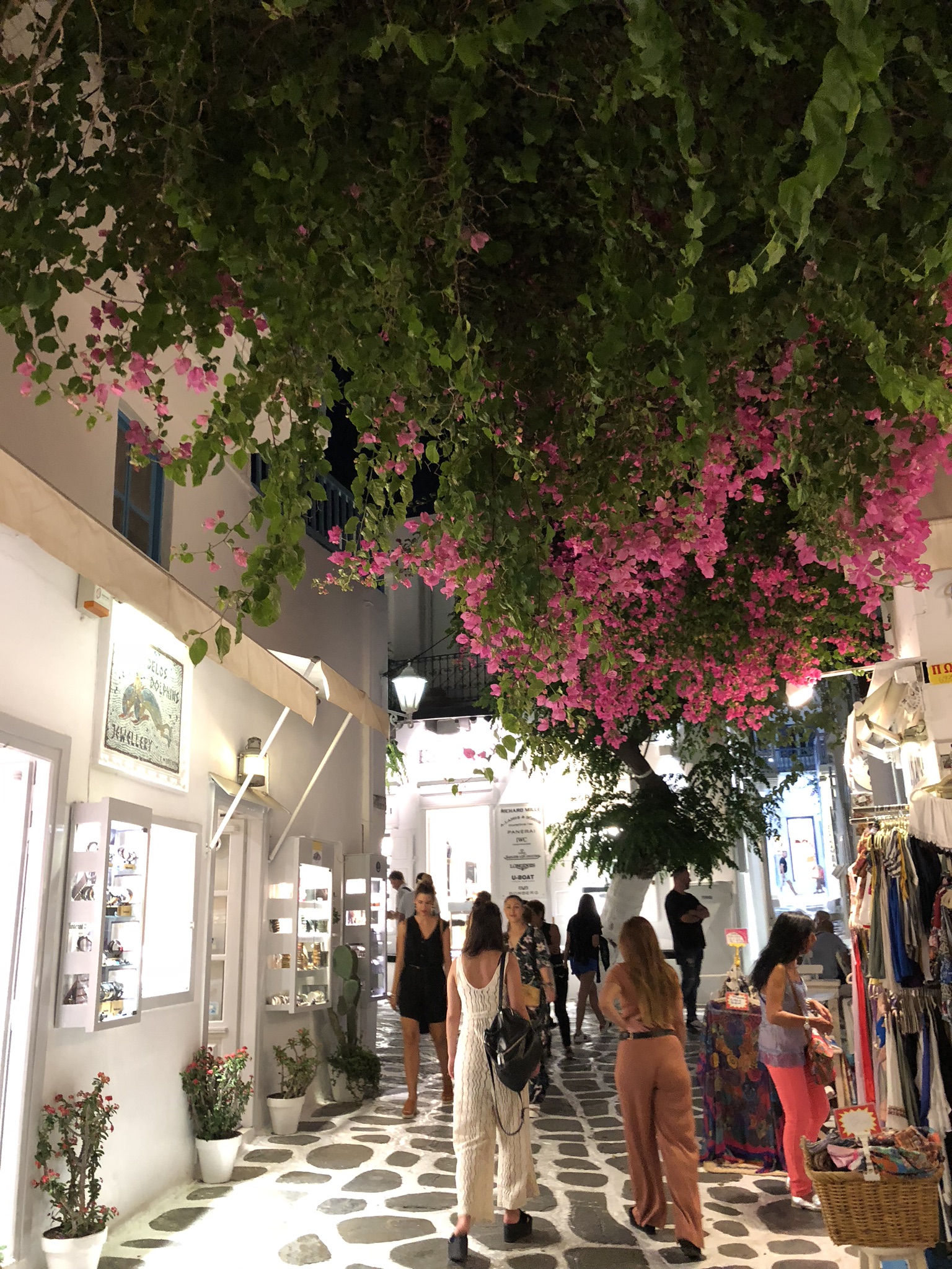 The shops in Mykonos are fabulous and stay open late!