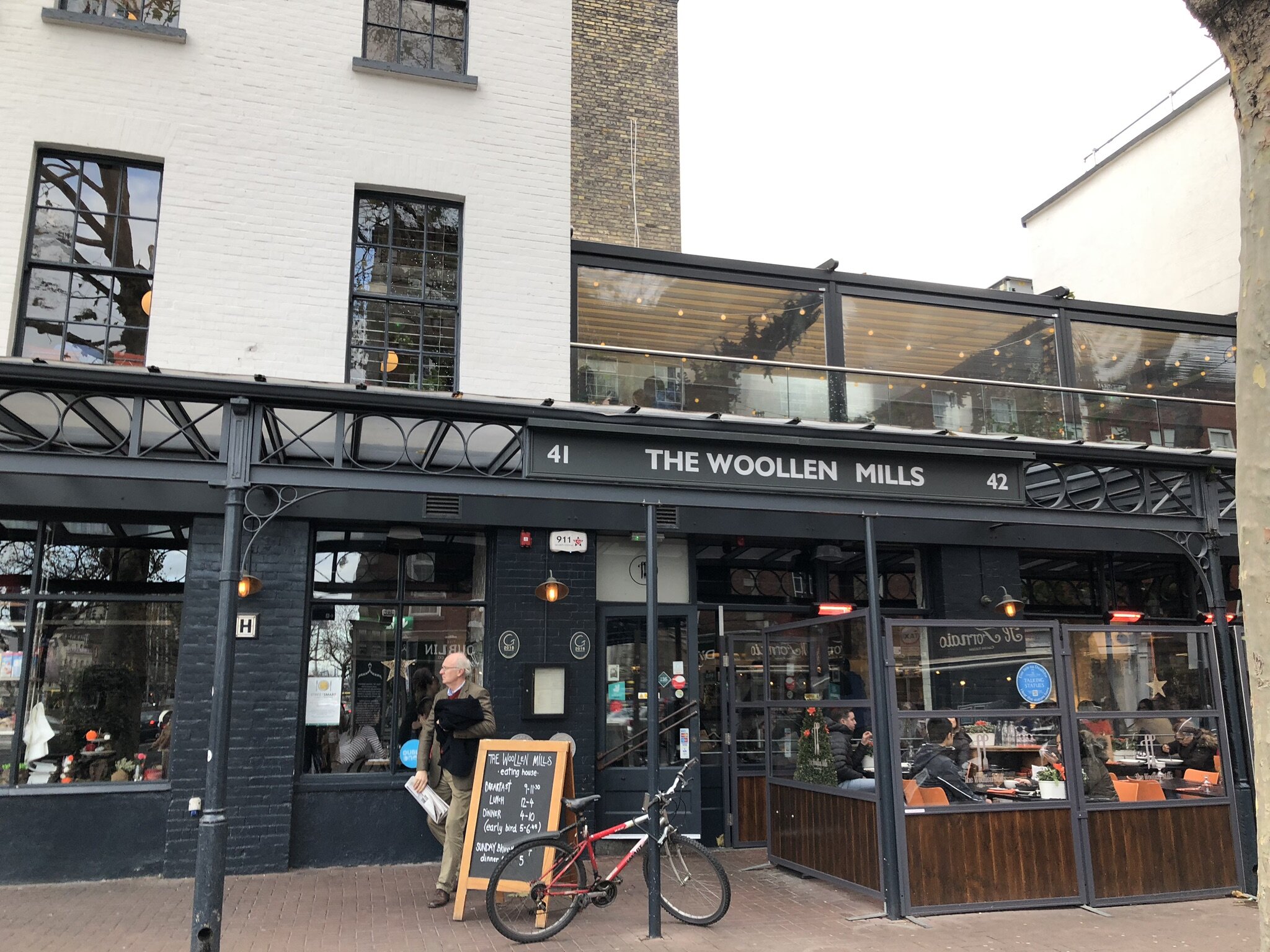 Lunch at the Woollen Mill in Dublin.