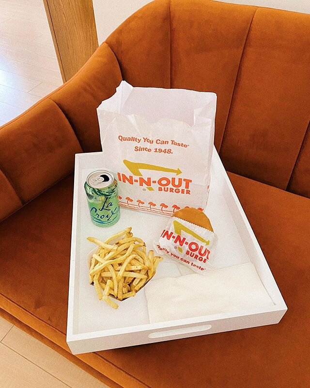*Fergie&rsquo;s &lsquo;Glamorous&rsquo; plays softly in the background.* What&rsquo;s your in-n-our order? 🍔🍟