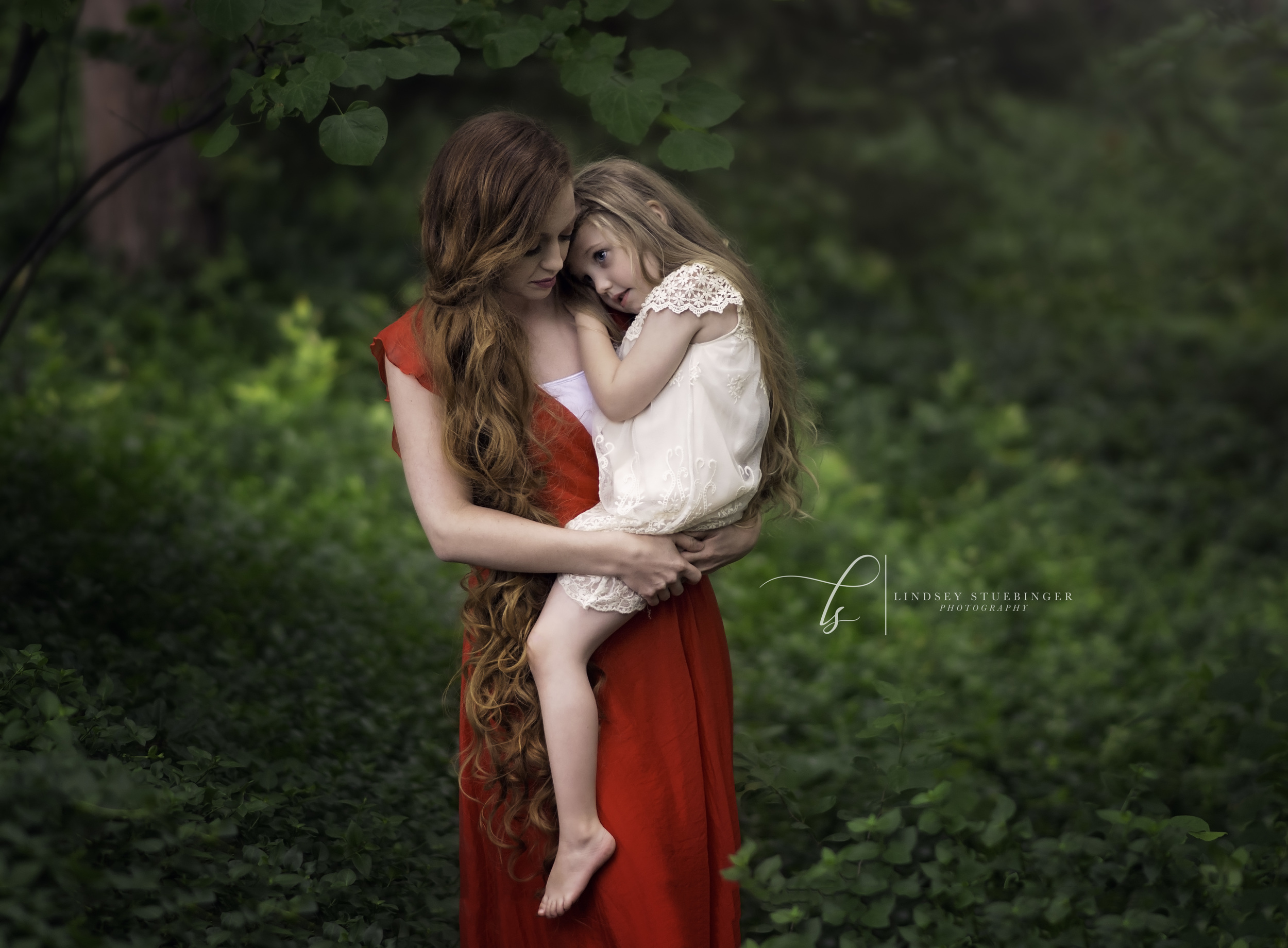 Models: Megan Loftin and London Loftin