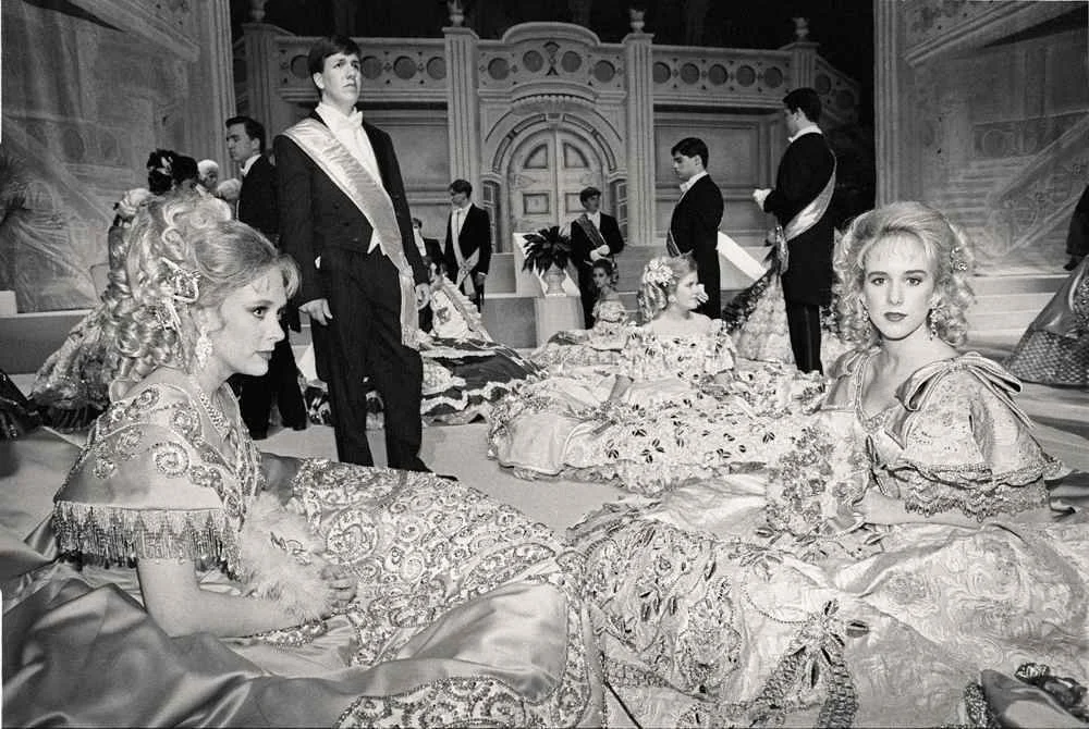 8_Debutante_93-40.33RT2_eui4wv.jpg