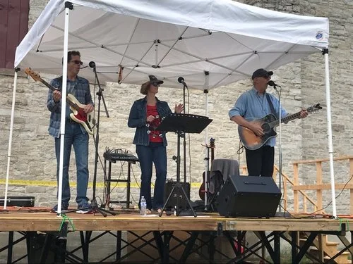 Live Music! - Ruby, T &amp; Valentine