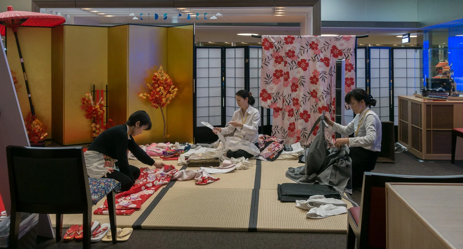 Custom fit kimono- airport