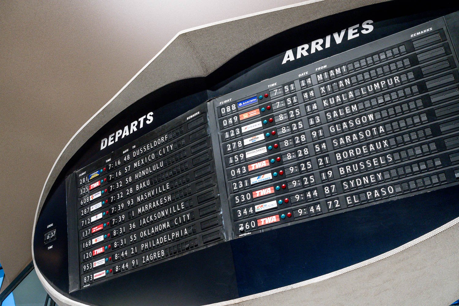 Departure and Arrivals Board