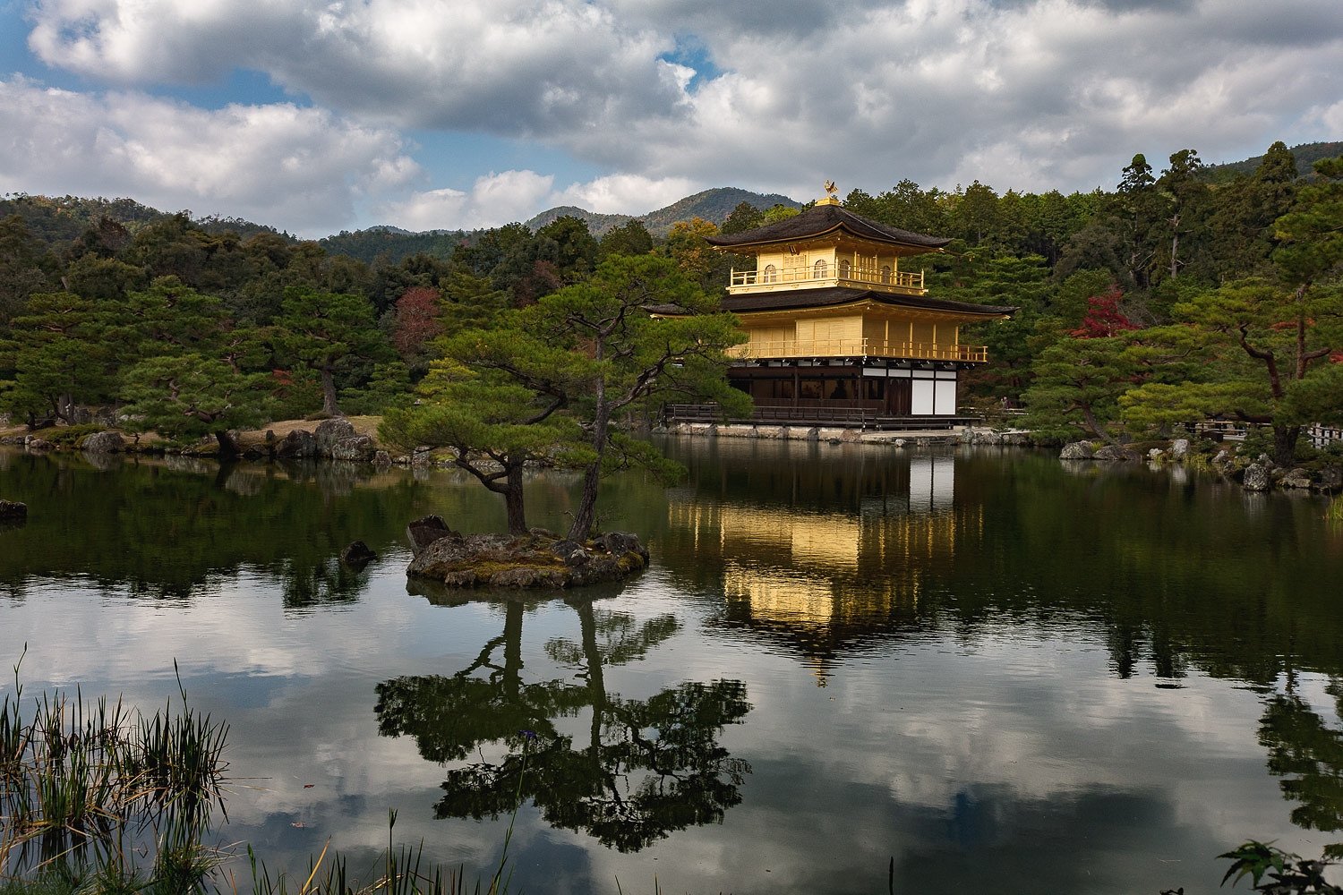  Kinkaku-ji Gold temple,