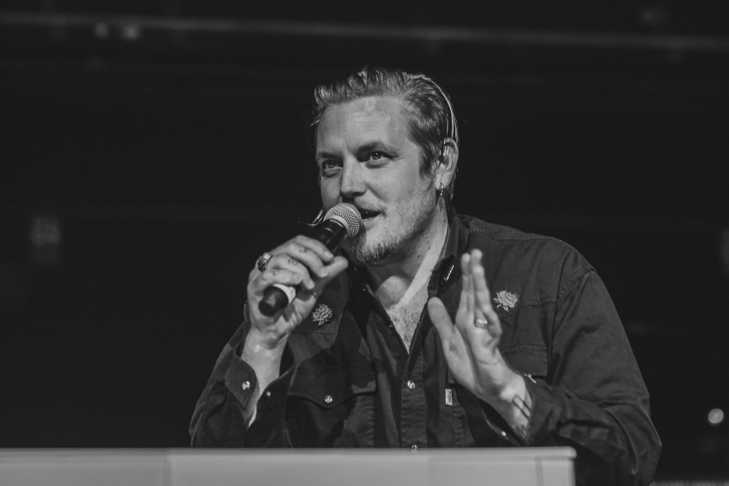 Graham Wilkinson judging one of the night's bands