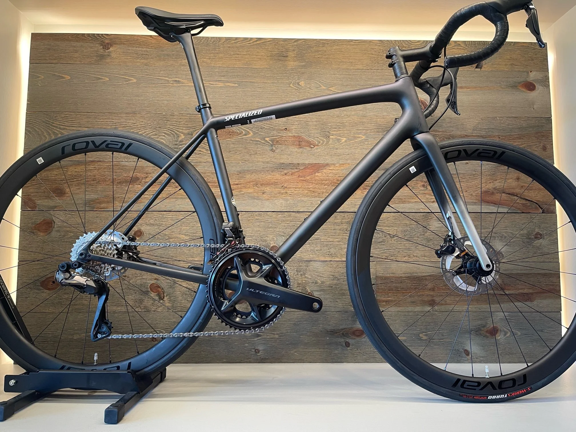 56cm Specialized Aethos Expert — Bike Fitting BioWheels