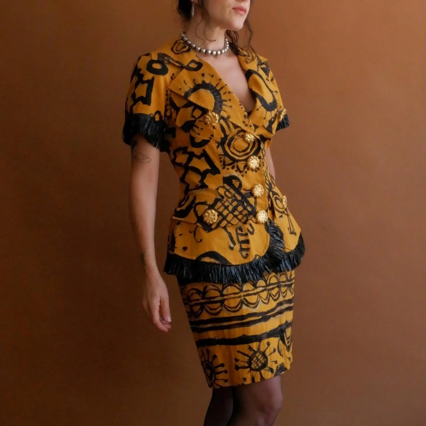 Christian Lacroix, Norma Kamali, Thierry Mugler, Donna Karen , and more &hellip;
O N L I N E N O W