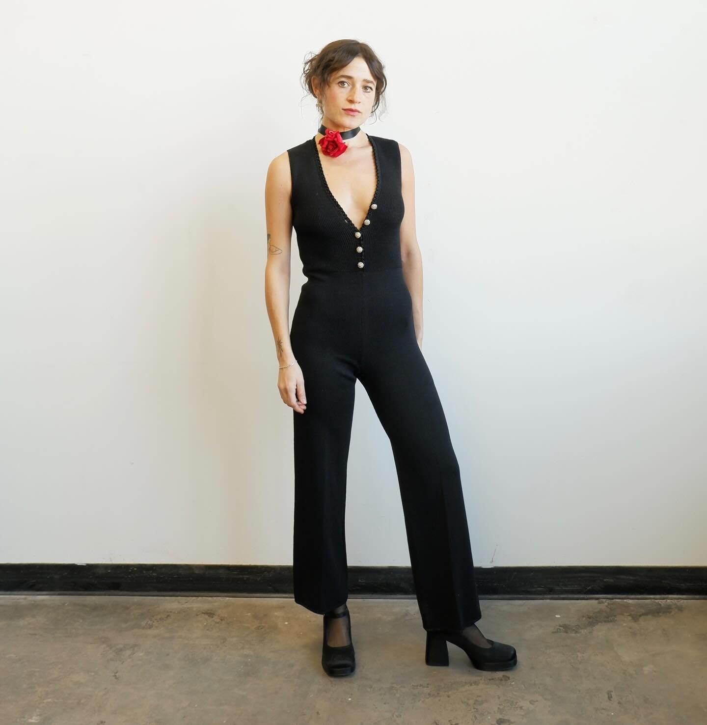 N&bull;E&bull;W  V&bull;I&bull;N&bull;T&bull;A&bull;G&bull;E  on L&bull;I&bull;N&bull;E