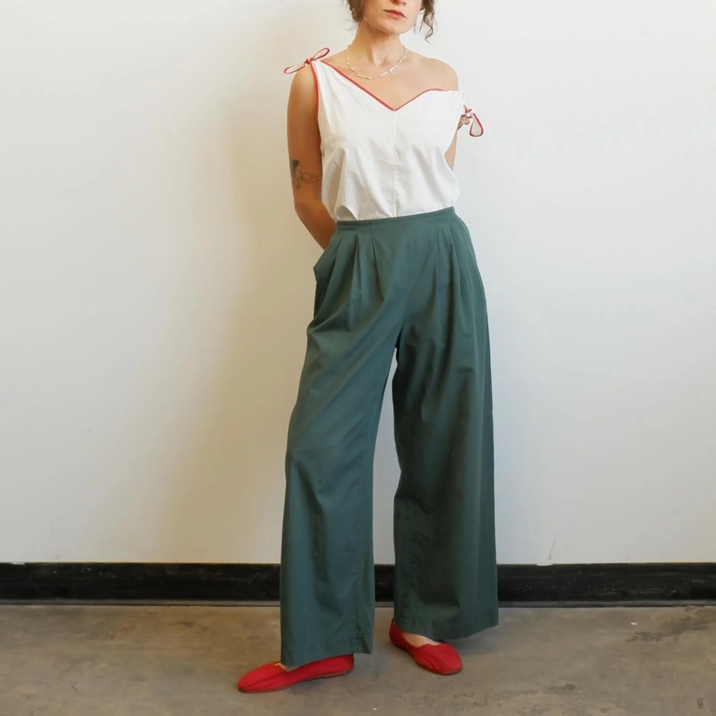 Yves Saint Laurent pine cotton wide leg pants as well as a few other great spring time separates just listed ✨