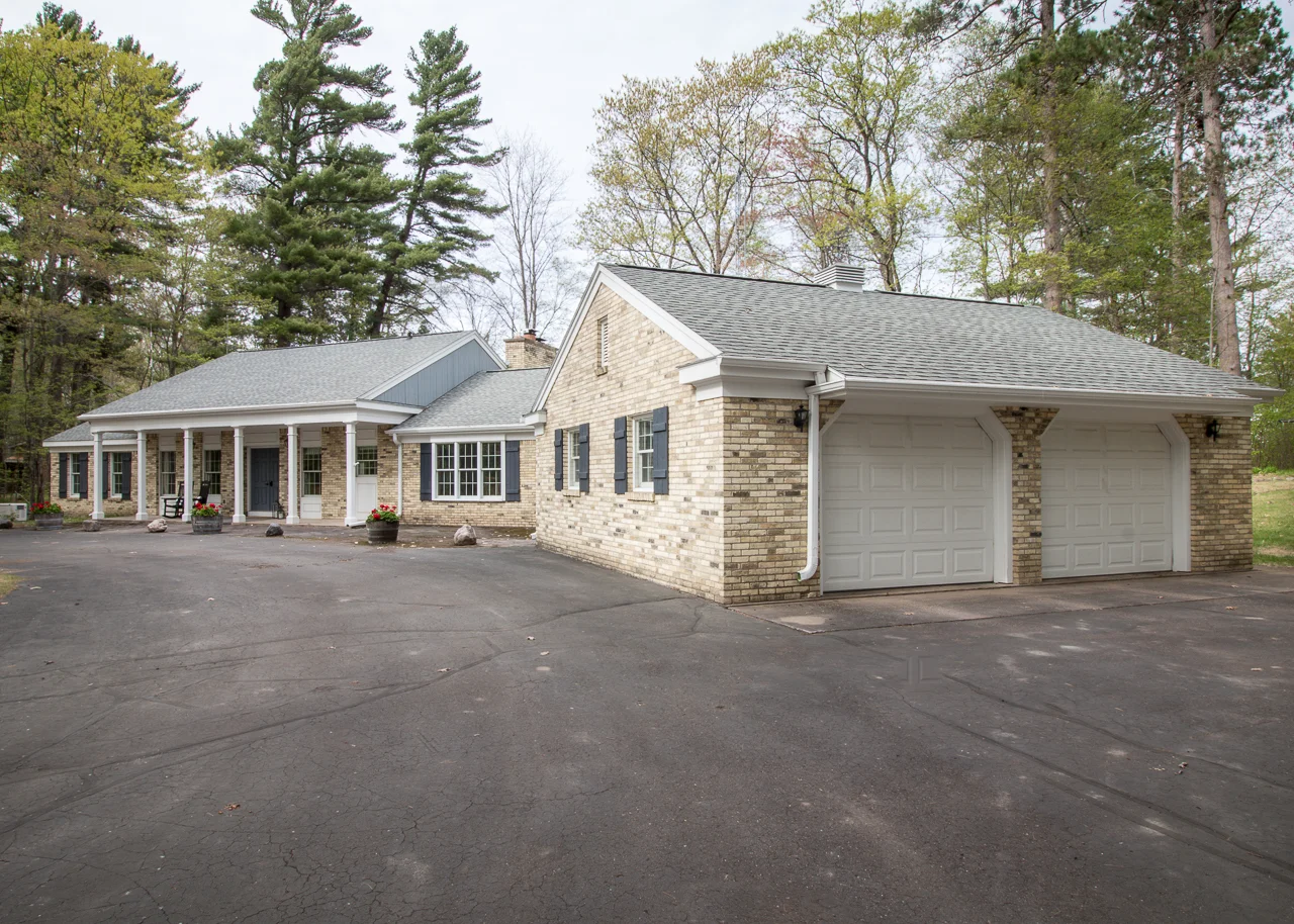 Vacation Rental Home The Brick House — Alderwood Resort