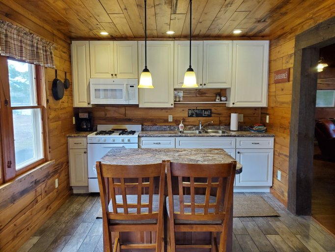 Have you seen a cuter kitchen?