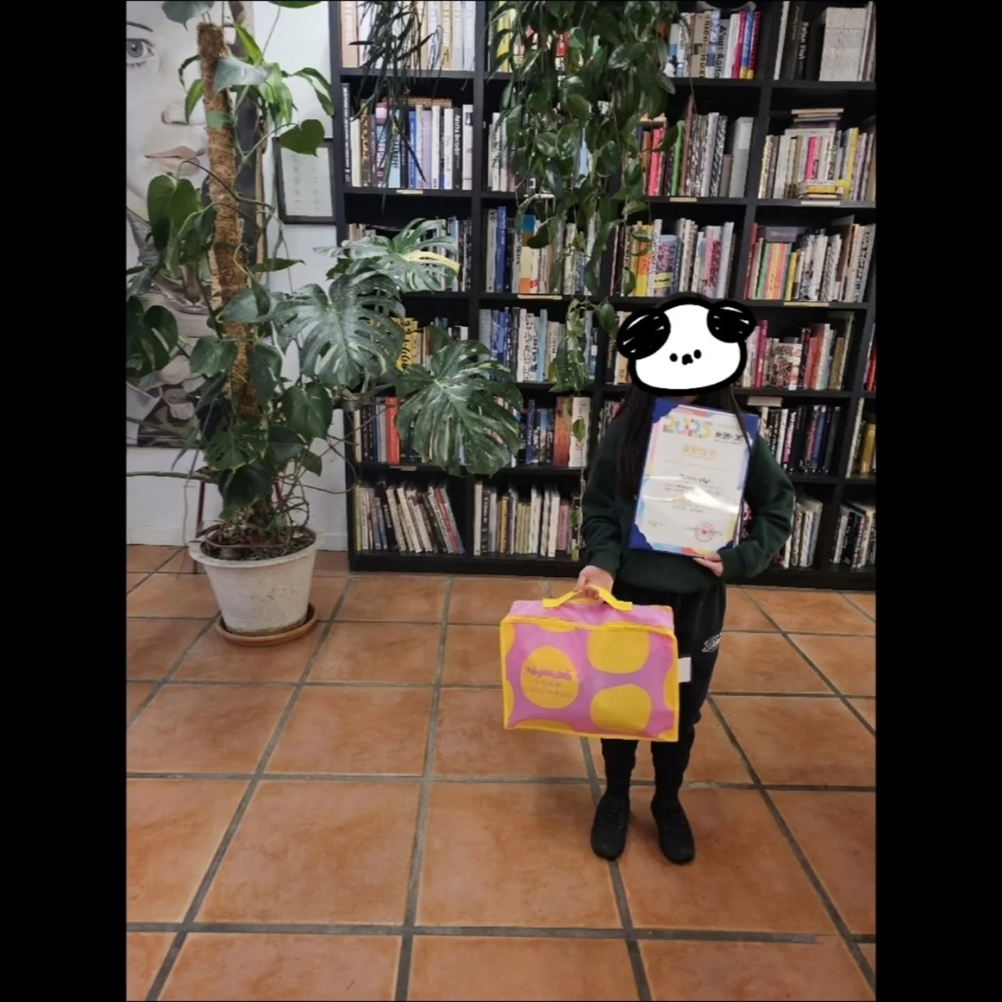 Openstudio Academy of Art and Design 

🎉Congratulations to Teigen for winning the creative award for the Tutumomo design competition! Her design was printed on a blanket! Job well done✨️

@openstudio_academy
@openstudioacademy_kidscamp

#openstudioa