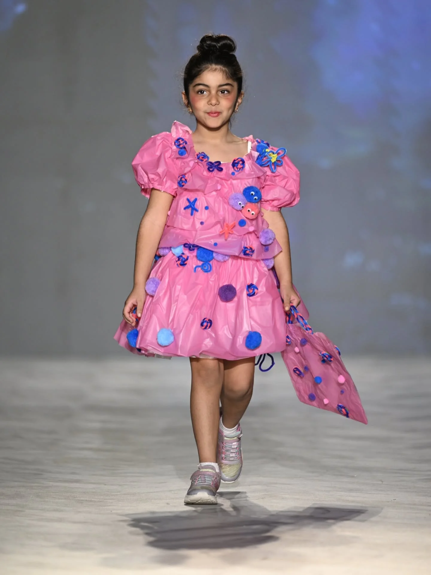 Openstudio Academy of Art and Design at Vancouver Kids Fashion Week

ENTERING WONDERLAND: A Study in Unconventional Materials✨️

​This collection showcases the work of 13 young designers, ranging in age from 6 to 14 years old. Created entirely withou
