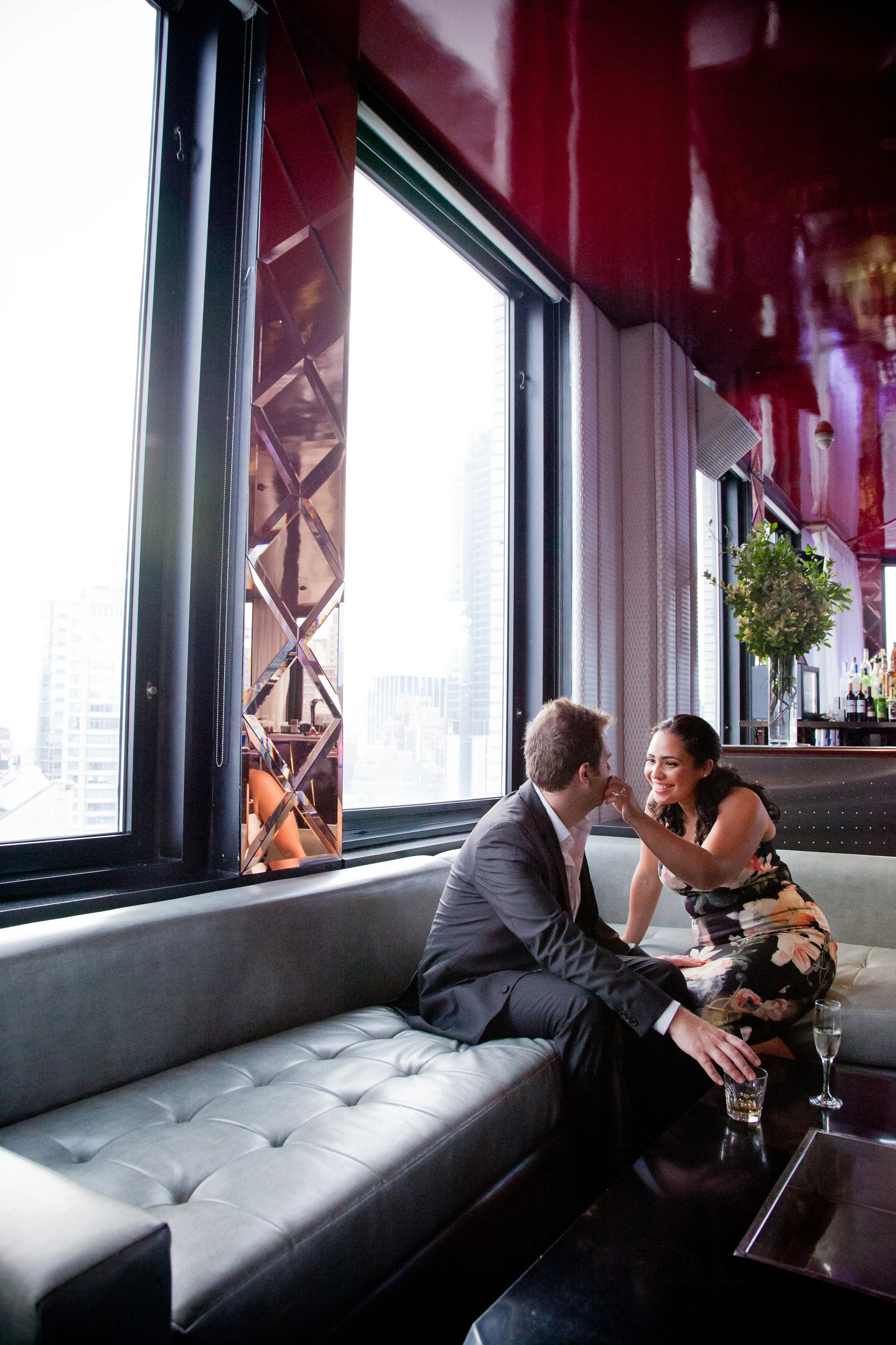 57_CarlyGaebe_SteadfastStudio_EngagementPhotography_NewYorkCity_EmpireStateBuilding_230FifthBar.jpg