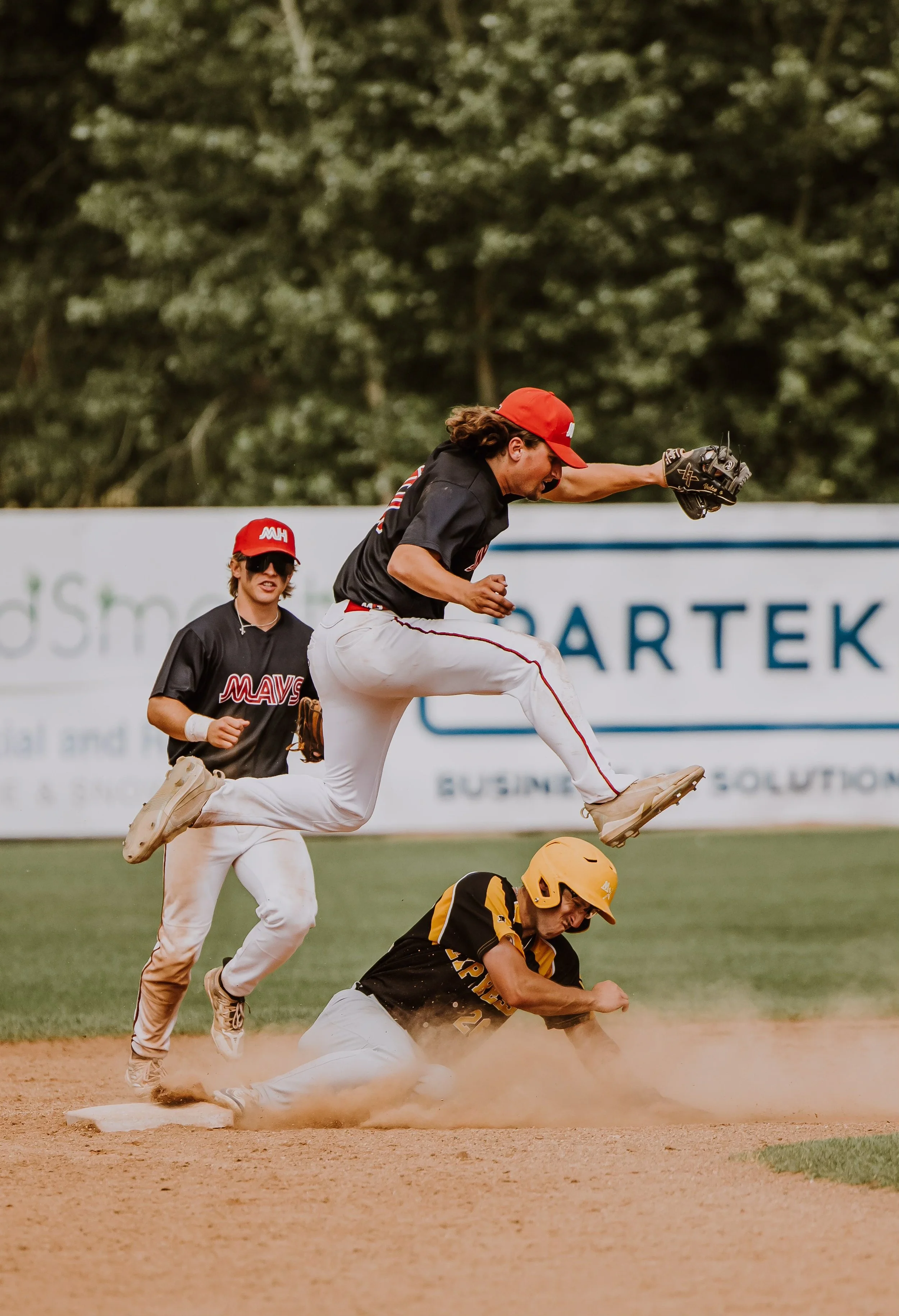 SPORTS MH MAVS-1.jpg