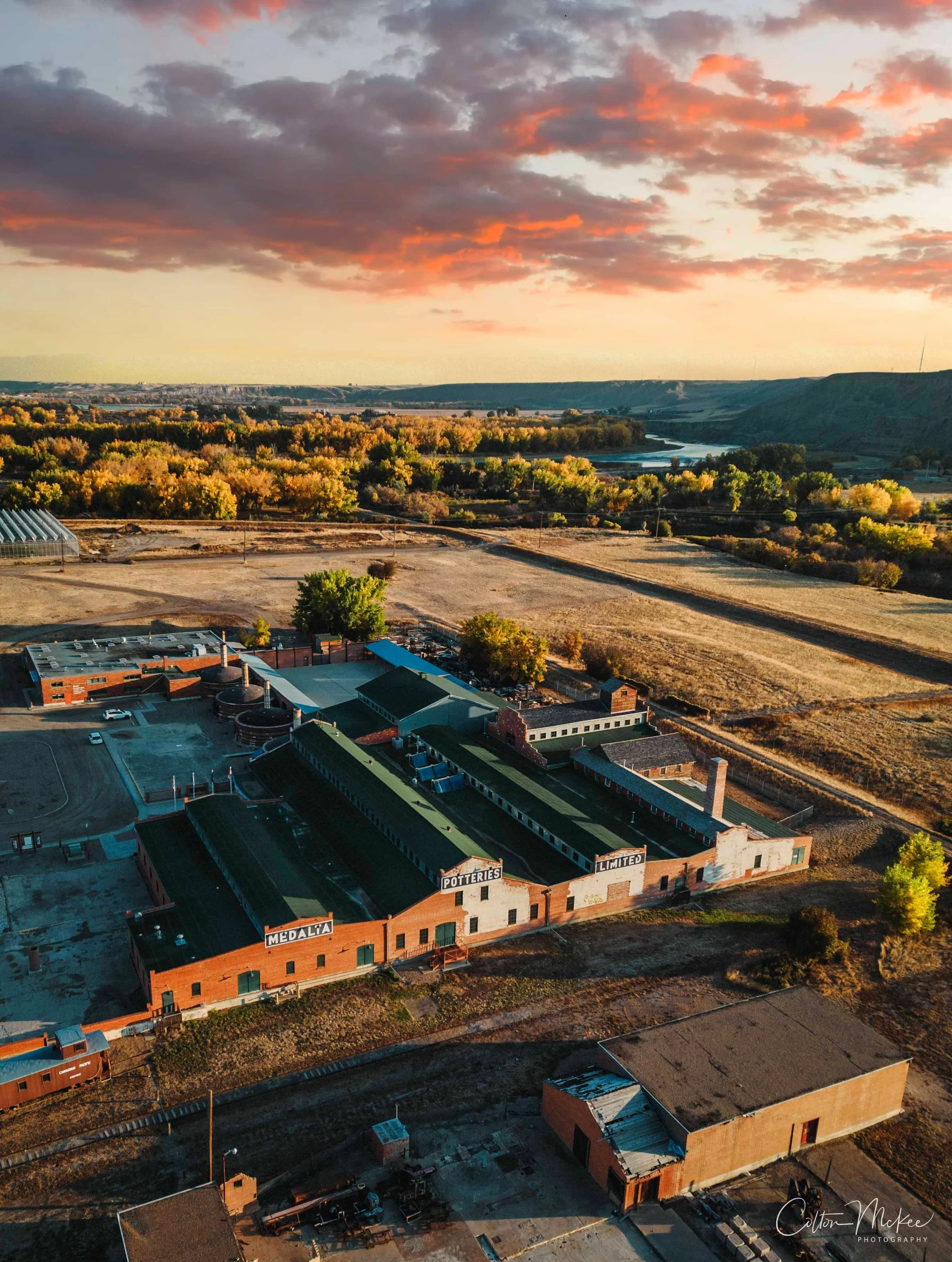 The Building That Didn&rsquo;t Give Up.

I knew @medalta and the Historic Clay District went through some tough times but man oh man it was tough.

Last night I saw @editingluke fantastic doc on Medalta and the Historic Clay District and everything i