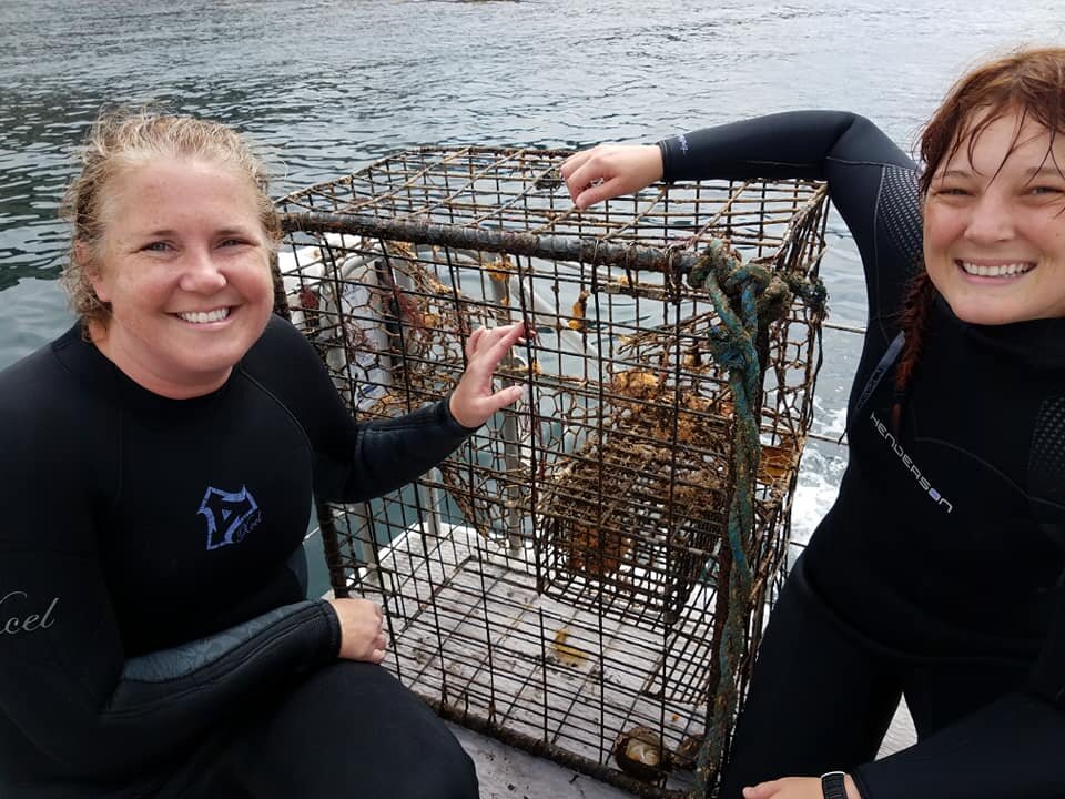 San Clemente AOP divers.jpg