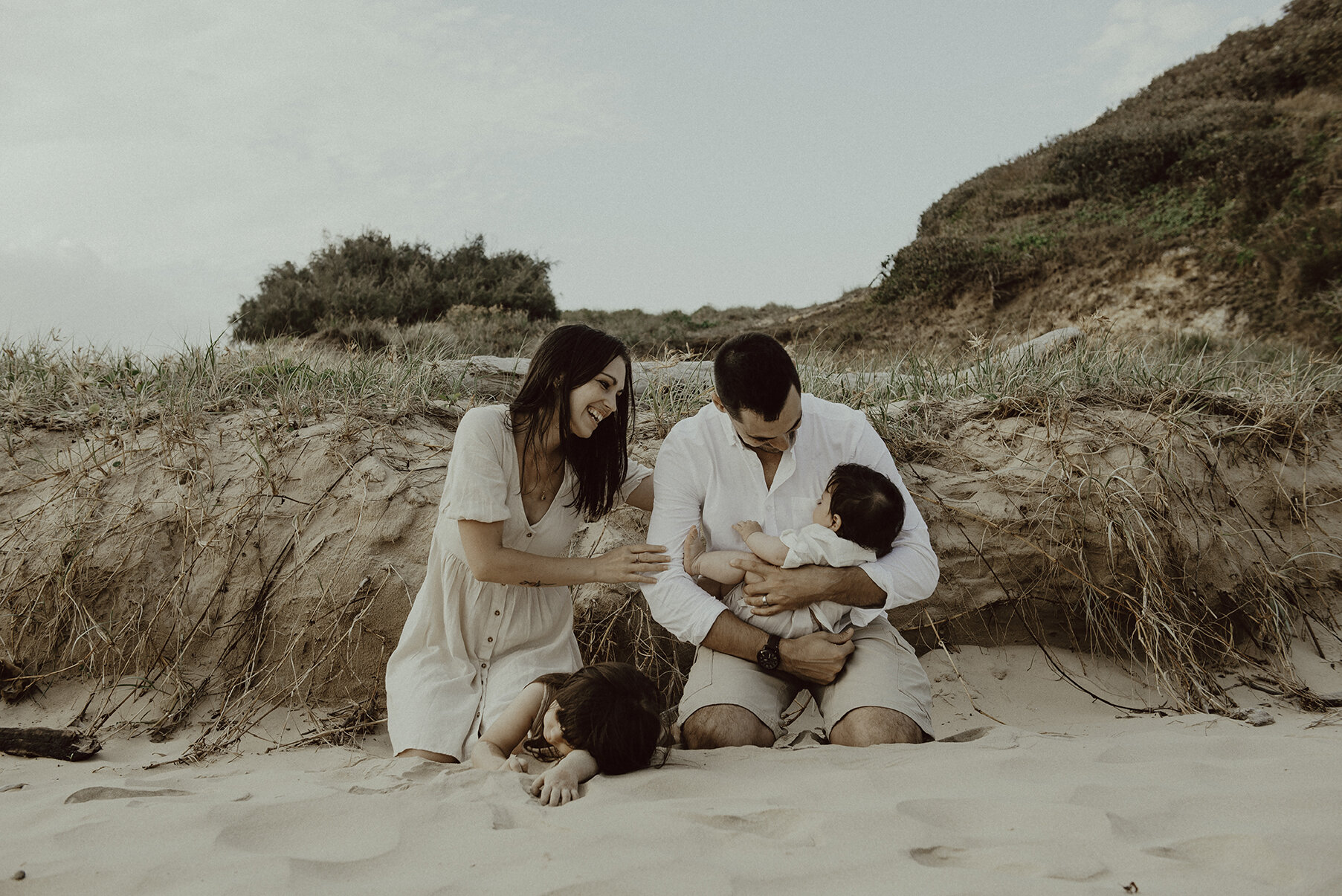 ARLINGTONLANE-PHOTOGRAPHY-FAMILY-SESSION-SANDY-BEACH