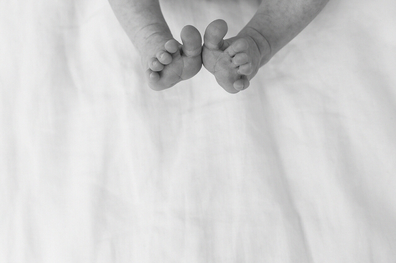 ARLINGTONLANE-PHOTOGRAPHY-NEWBORN-PHOTOS-INHOME-STUDIO-STYLE-NATURAL-SAWTELL