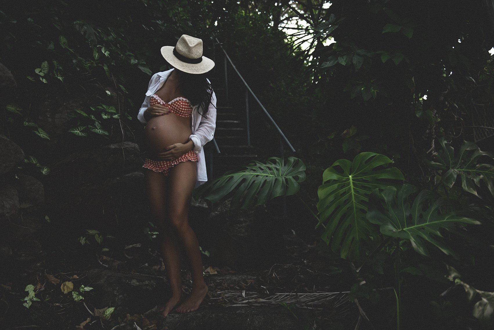 ARLINGTONLANE-PHOTOGRAPHY-MATERNITY-PHOTOS-PREGNANCY-PHOTOGRAPHER-NANA-GLEN-COASTAL-FOREST