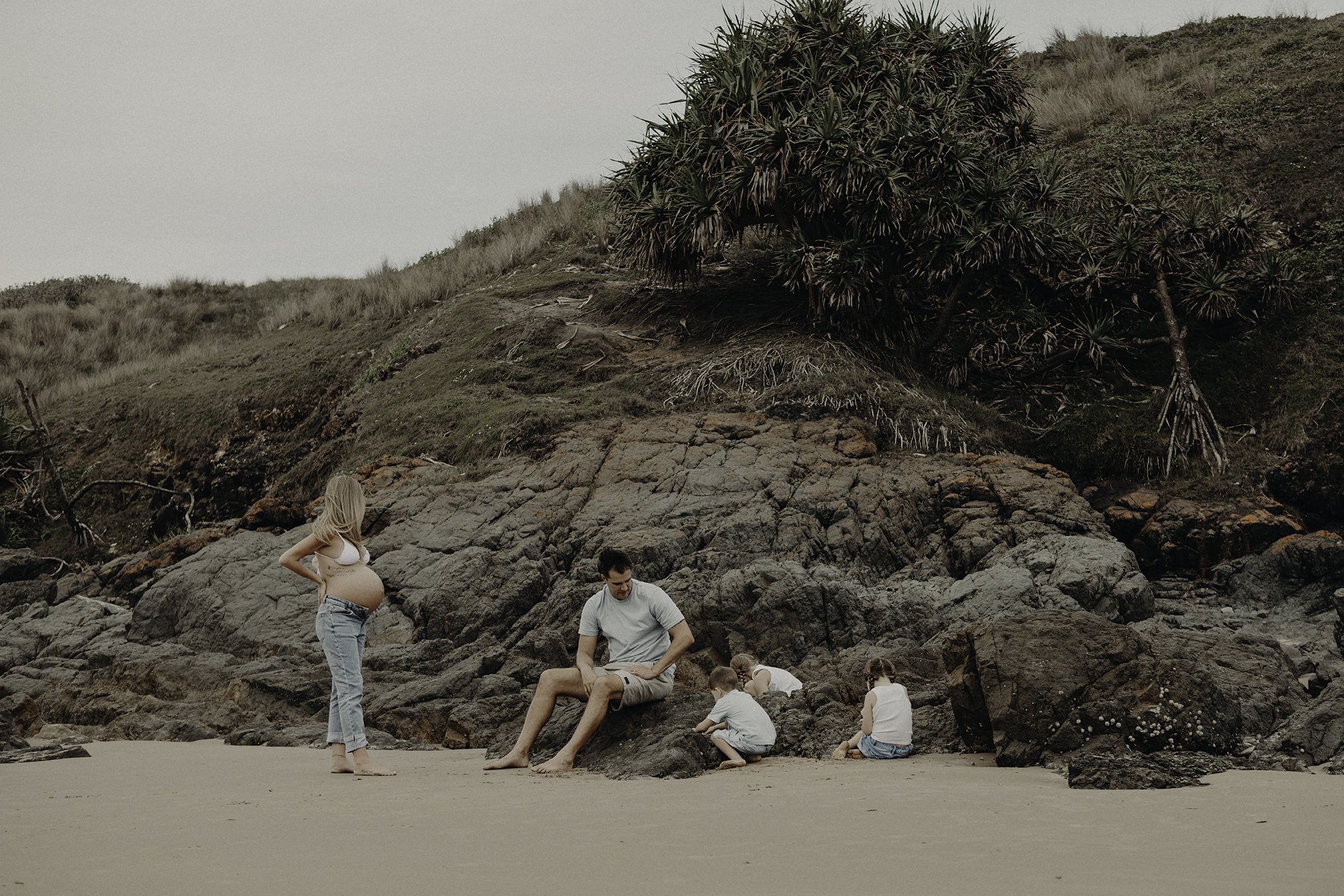 COFFS-HARBOUR-PHOTOGRAPHER-MATERNITY-PHOTOGRAPHY-SANDY-BEACH.jpg