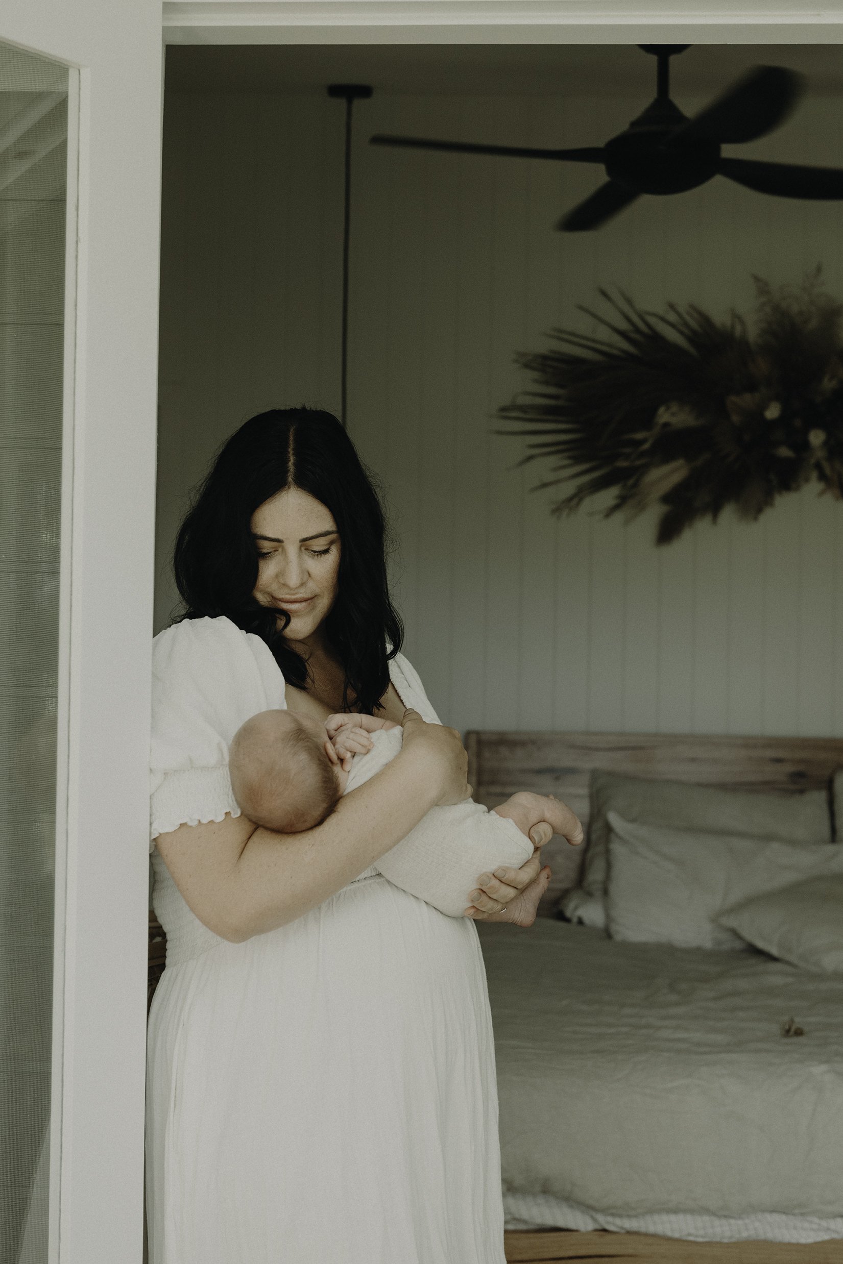 COFFS-HARBOUR-NEWBORN-PHOTOGRAPHER-AT-HOME-SAWTELL.jpg