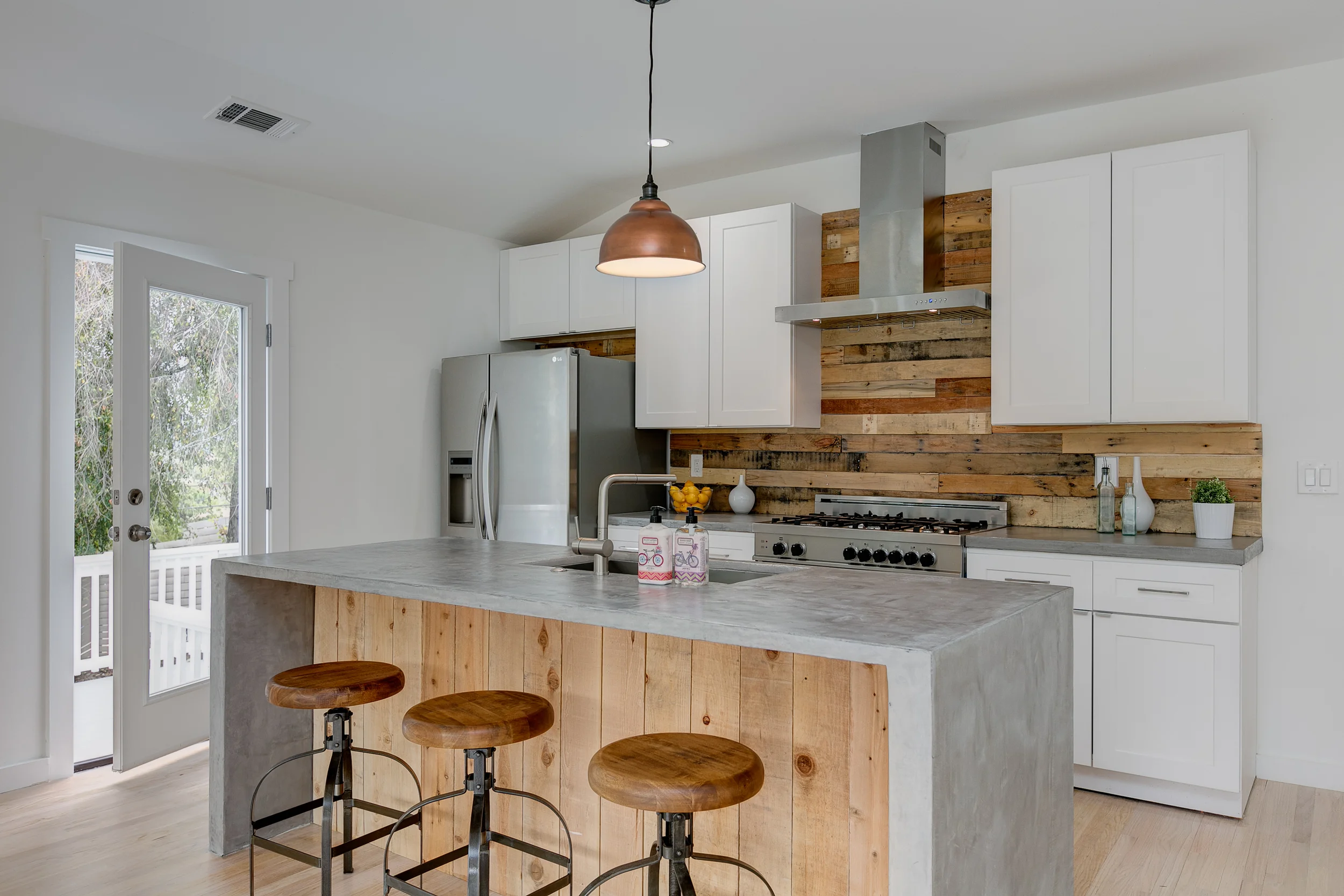 3511 The Paseo | glasell park