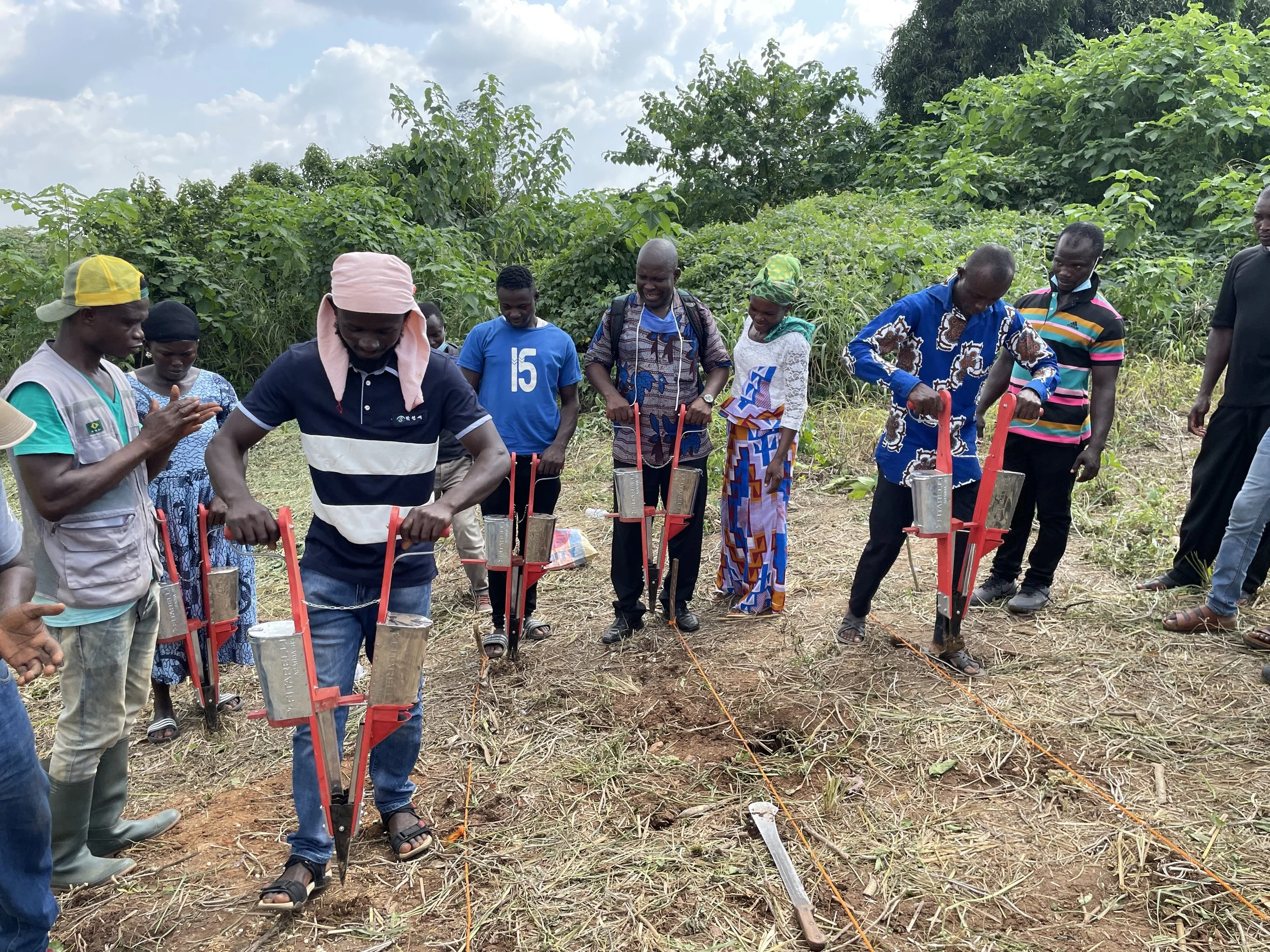 CLIMATE SMART PRACTICES AND SOLUTION TRAINING. GLRSSMP-MOFA DCS-GH GROUP 1