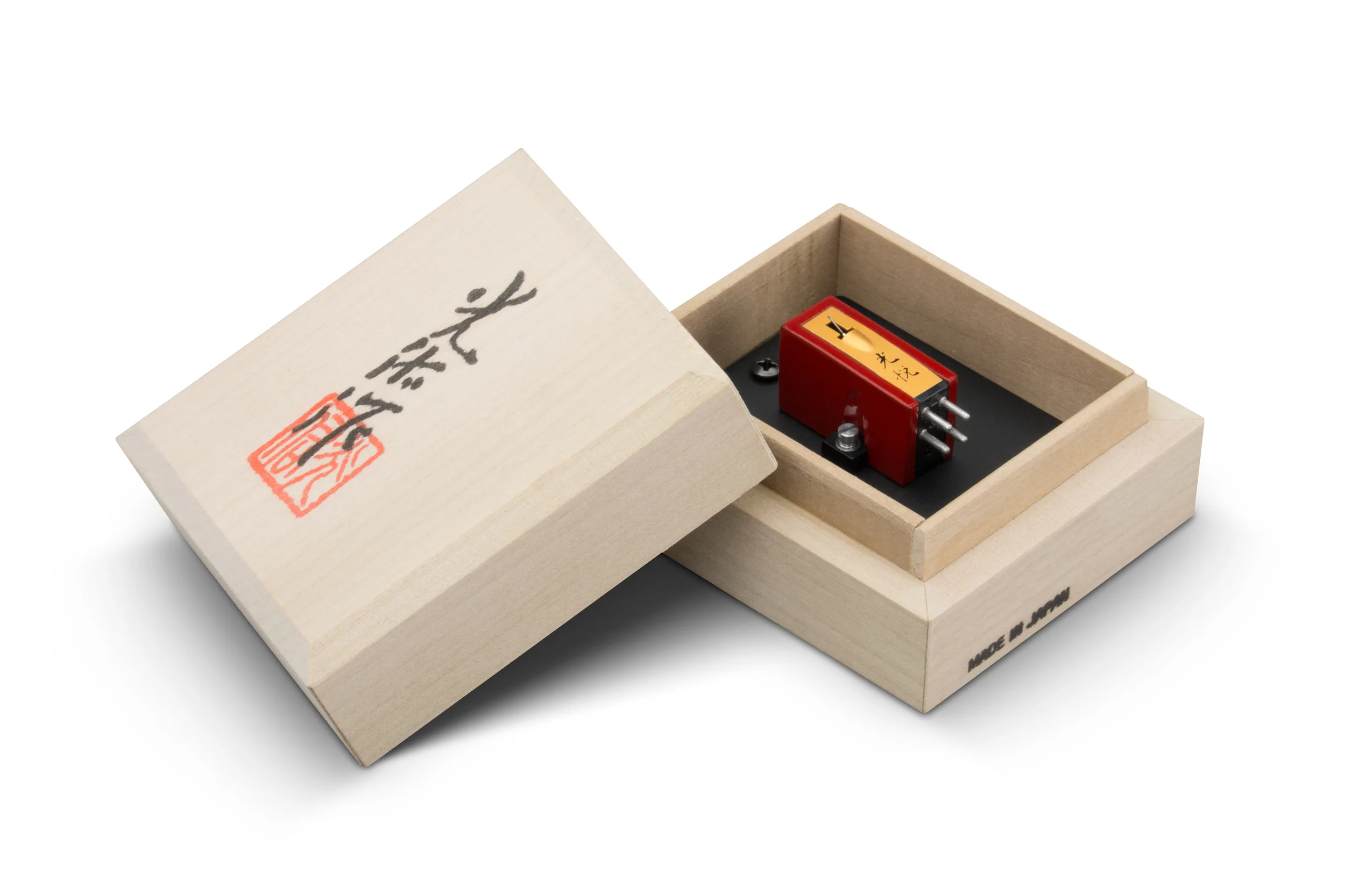 Koetsu_Urushi_Vermillion_Box.jpg
