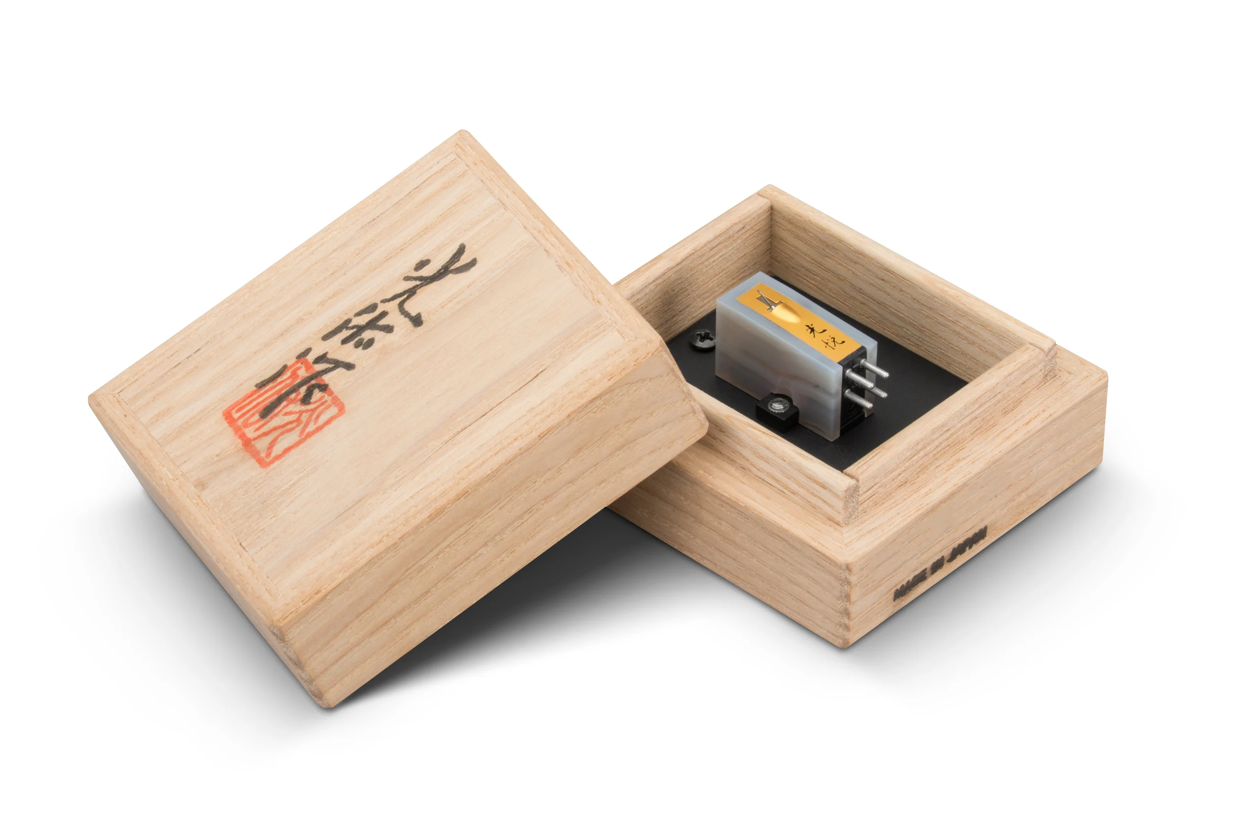 Koetsu_Onyx_Platinum_Box.jpg