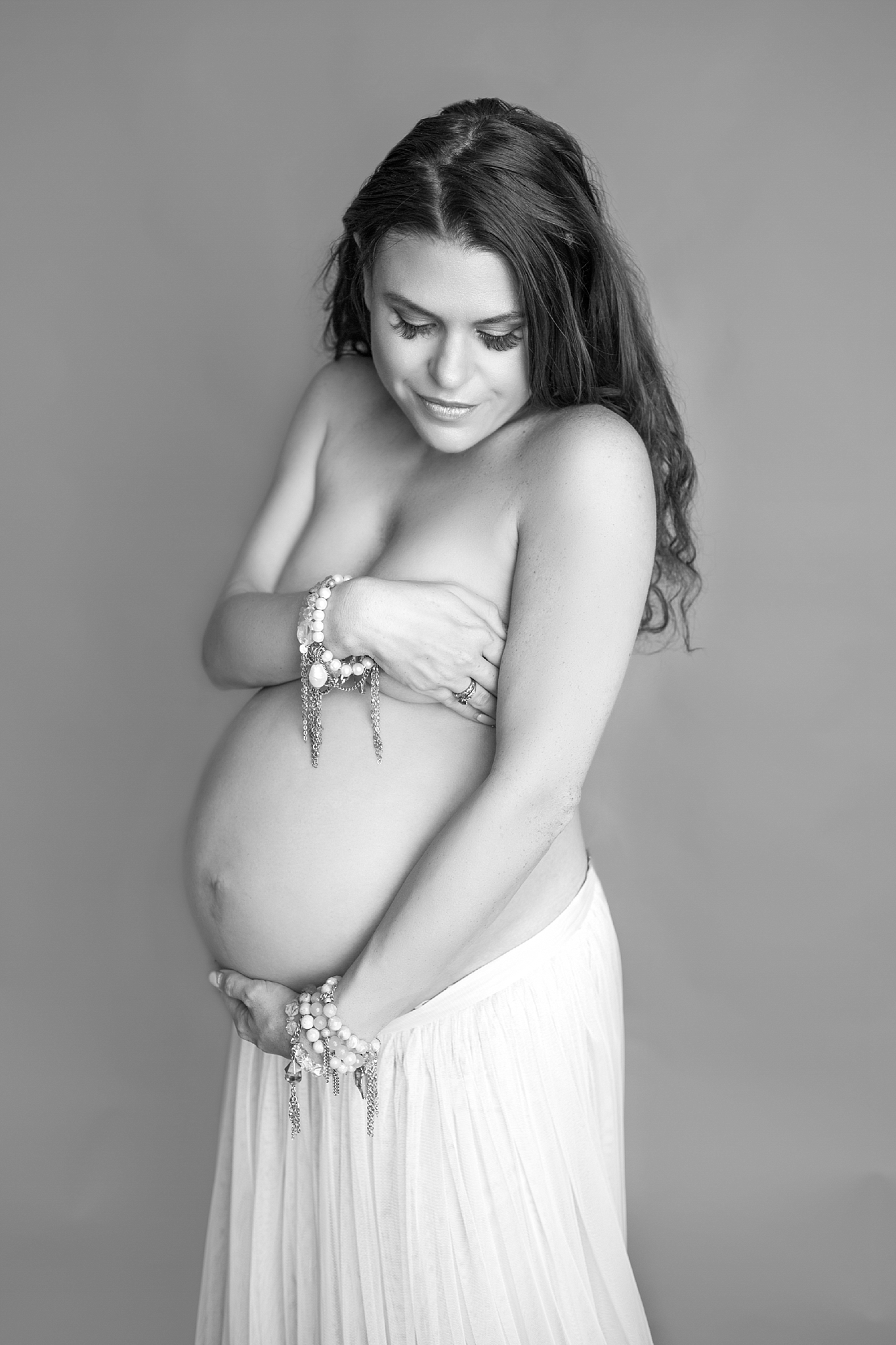 black and white pregnancy picture