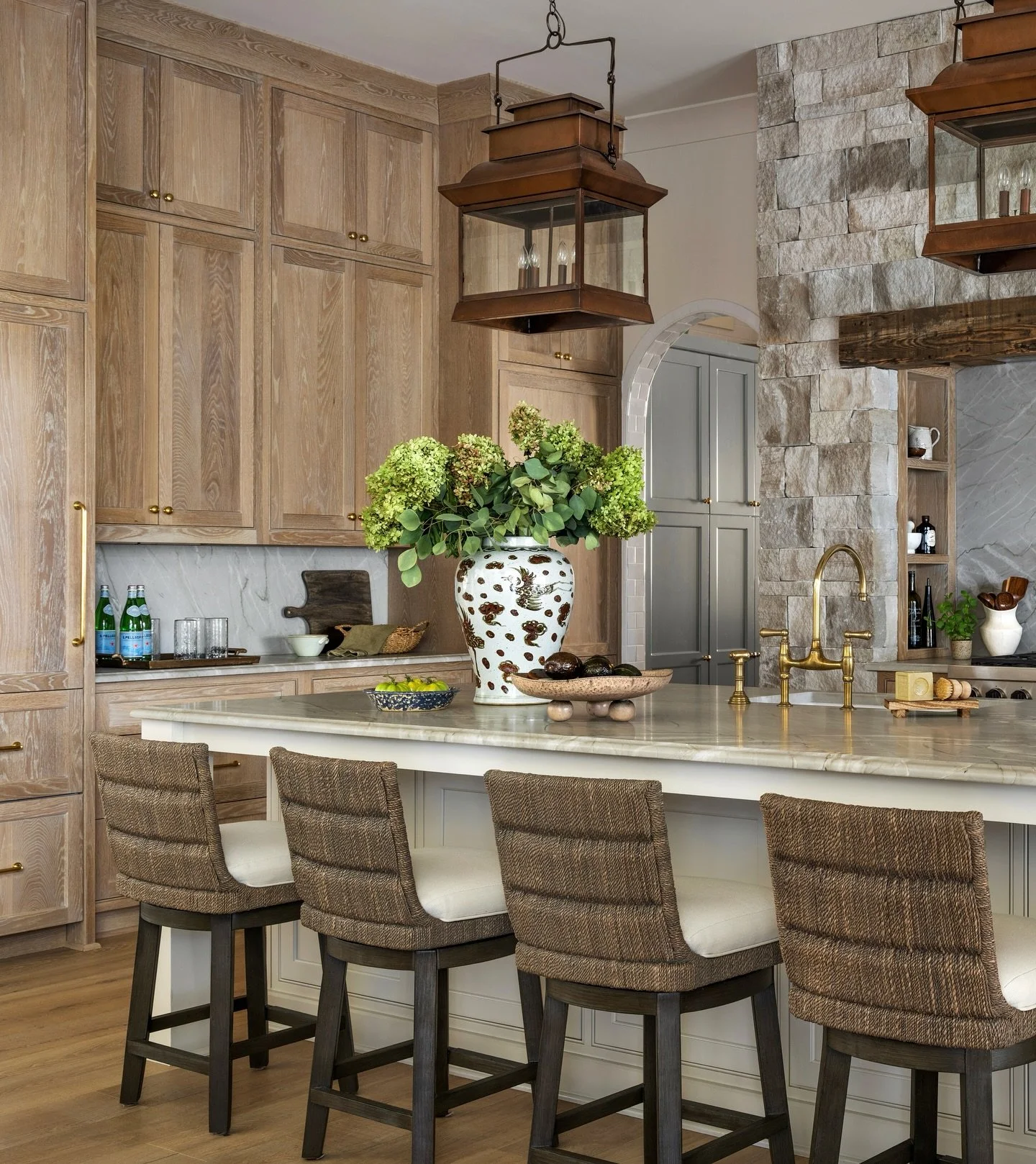 You asked. We listened. Here&rsquo;s a peek into the kitchen! 

The &hearts;️ of the home &ndash; grounded in natural textures, layered stone, and timeless brass details. Every element in this kitchen was designed to feel elevated yet inviting, where