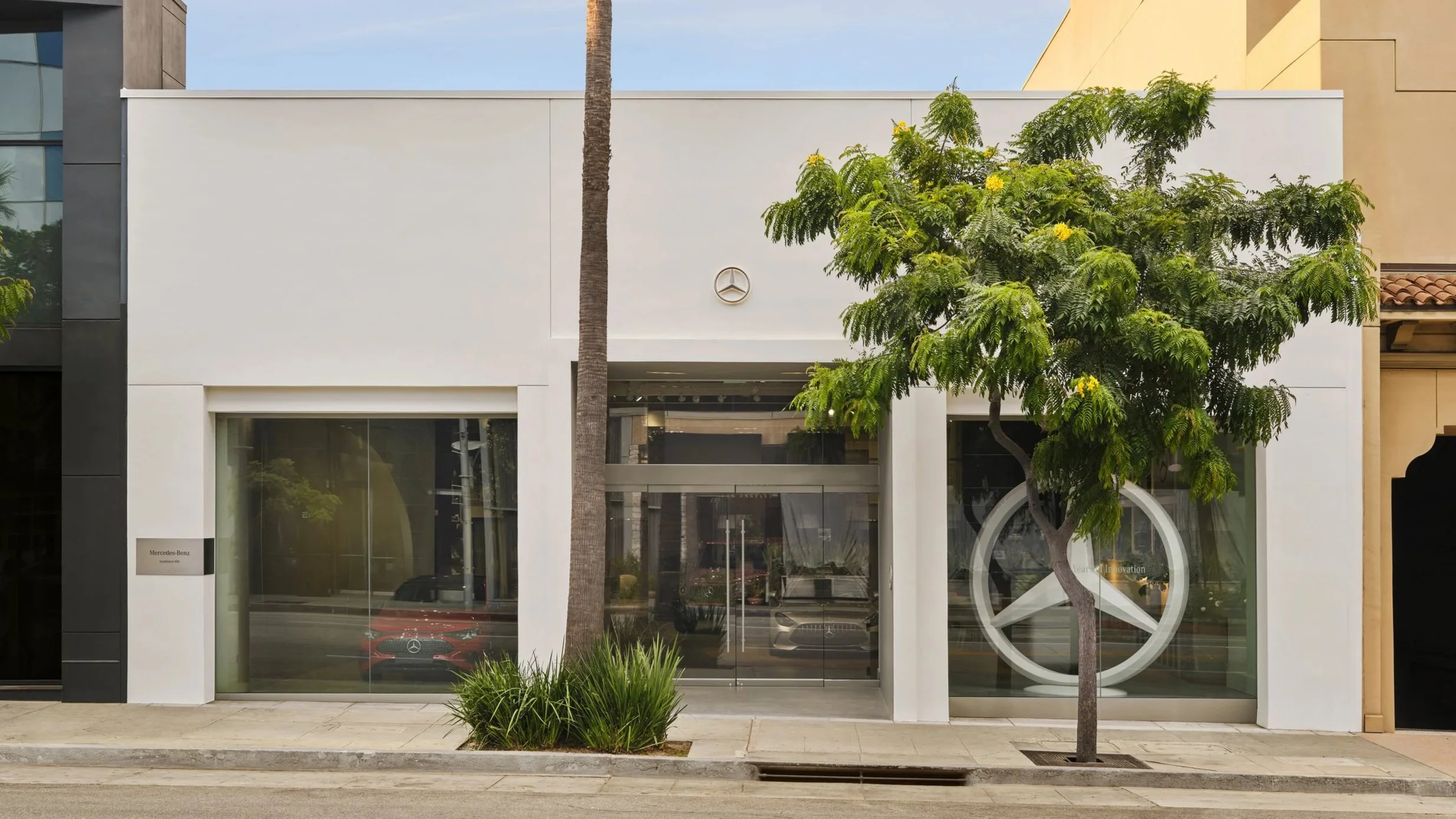 01_Exterior_Facade_Shot_02_033_R_sRGB_Crop.jpg
