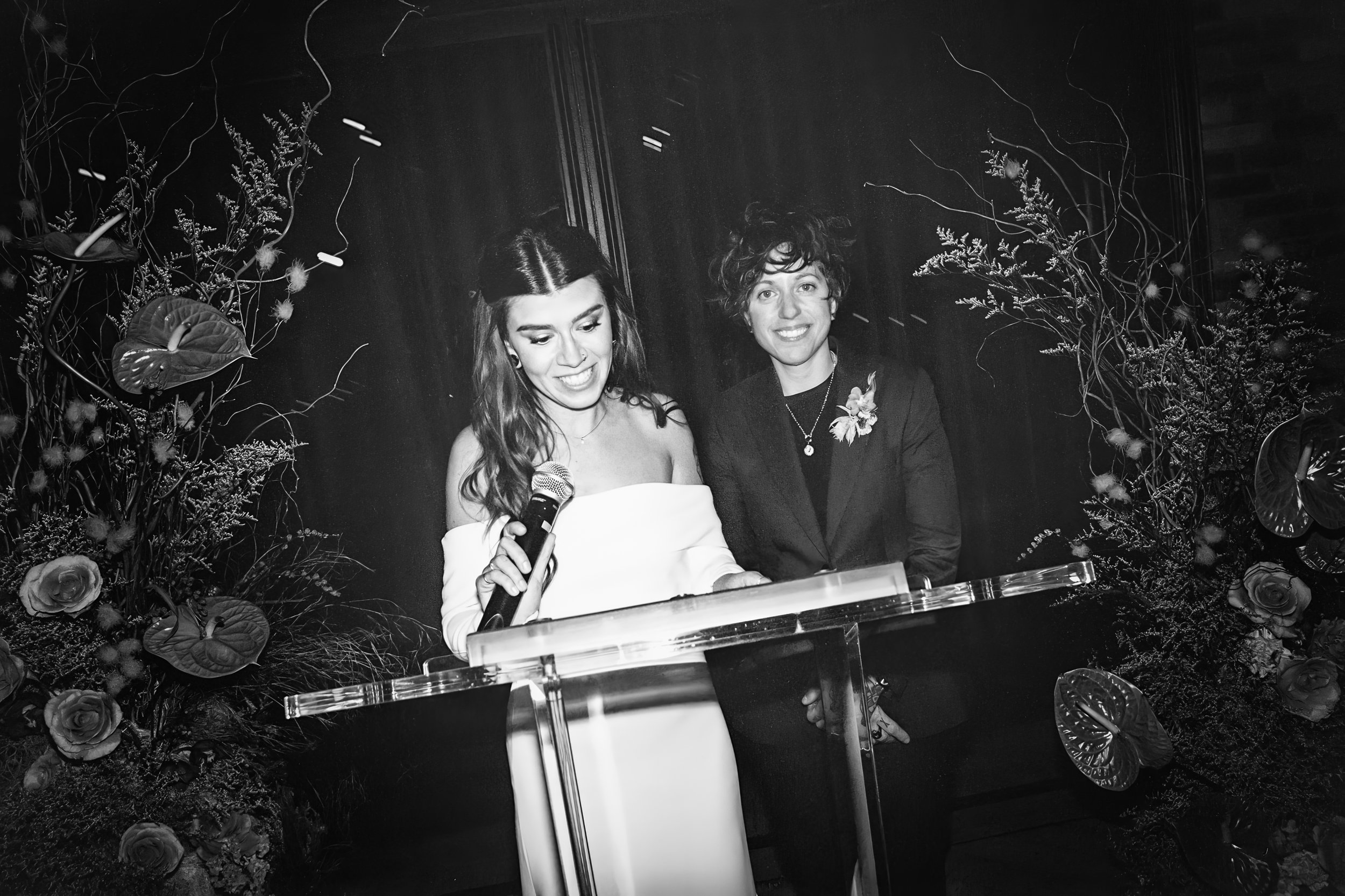 AA007-2423-Amanda+Izzy-Edit-7.jpg