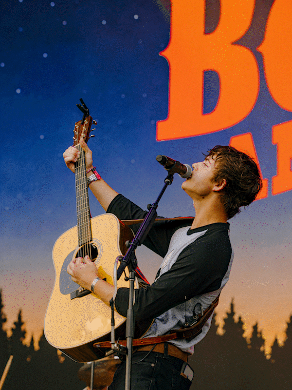 2026-08-07_BootsandHearts_friendss_LaceyDavey-1_0000_2026-08-07_BootsandHearts_friendss_LaceyDavey-39.gif