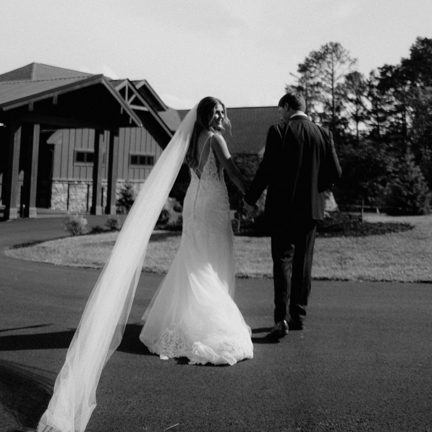 The Joneses 🫶🏻

#tennesseewedding 
#tennesseeweddingphotographer 
#knoxvillephotographer 
#knoxvilleweddingphotographer 
#nashvilleweddings