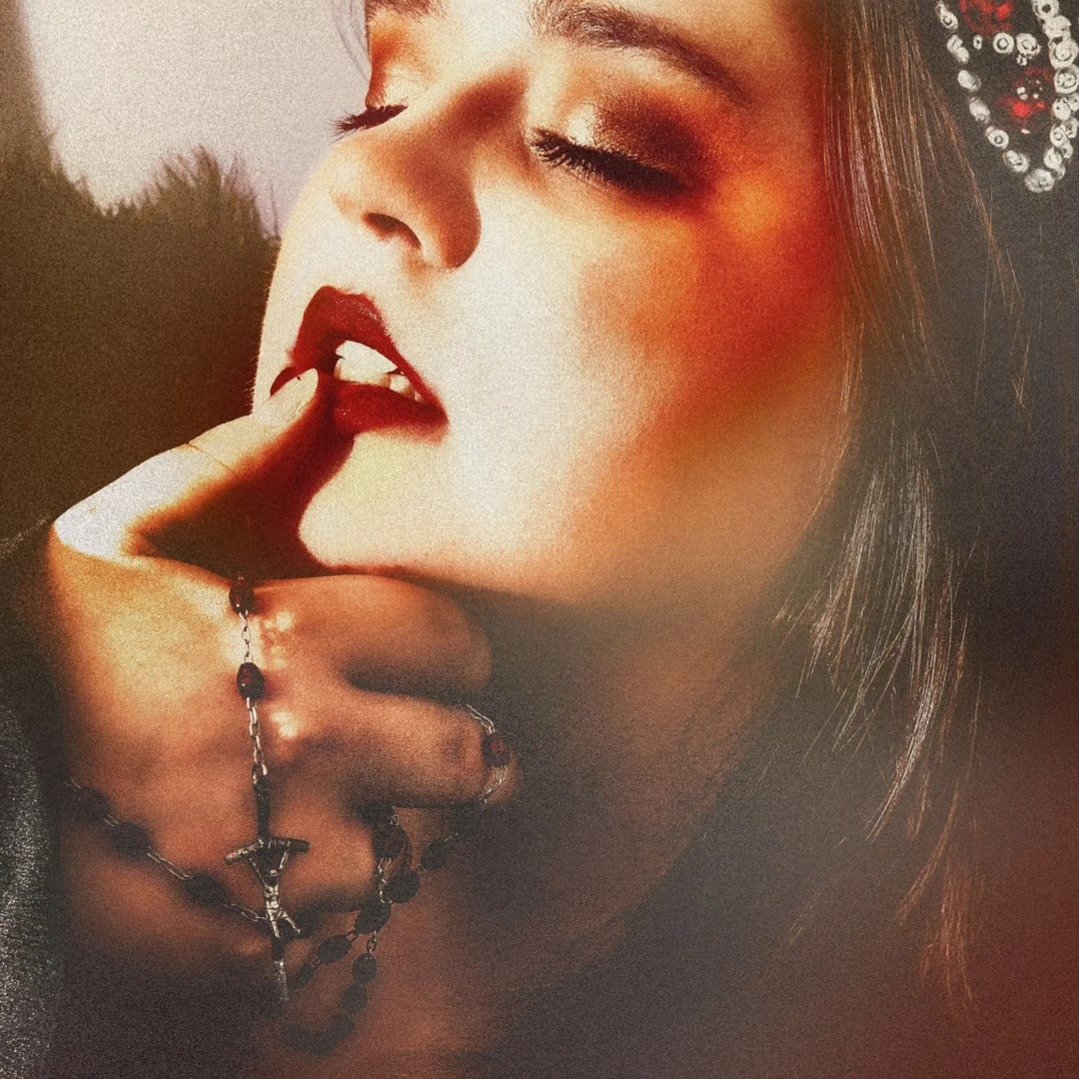 Long over due. The final photos for 
🦇The Coven Photoshoot🦇
Featuring @silvia_97b

I've been away for a while. I'm sorry I haven't been posting. I will be answering all your emails today and tomorrow💕. There's been a lot going on in my life, and I
