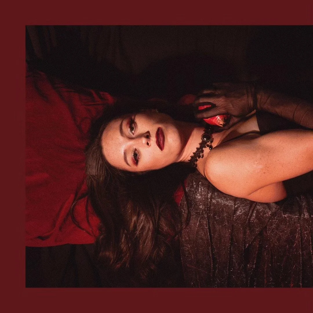 TEMPTATION 🦇Coven Photoshoot 🧛&zwj;♀️@melissaharvieee

Looking for a photographer in Ottawa? Want a creative shoot, but dont know what to do? Book the "Challenger Package" today to become a work of art. Limited spots remain for 2023. Get 