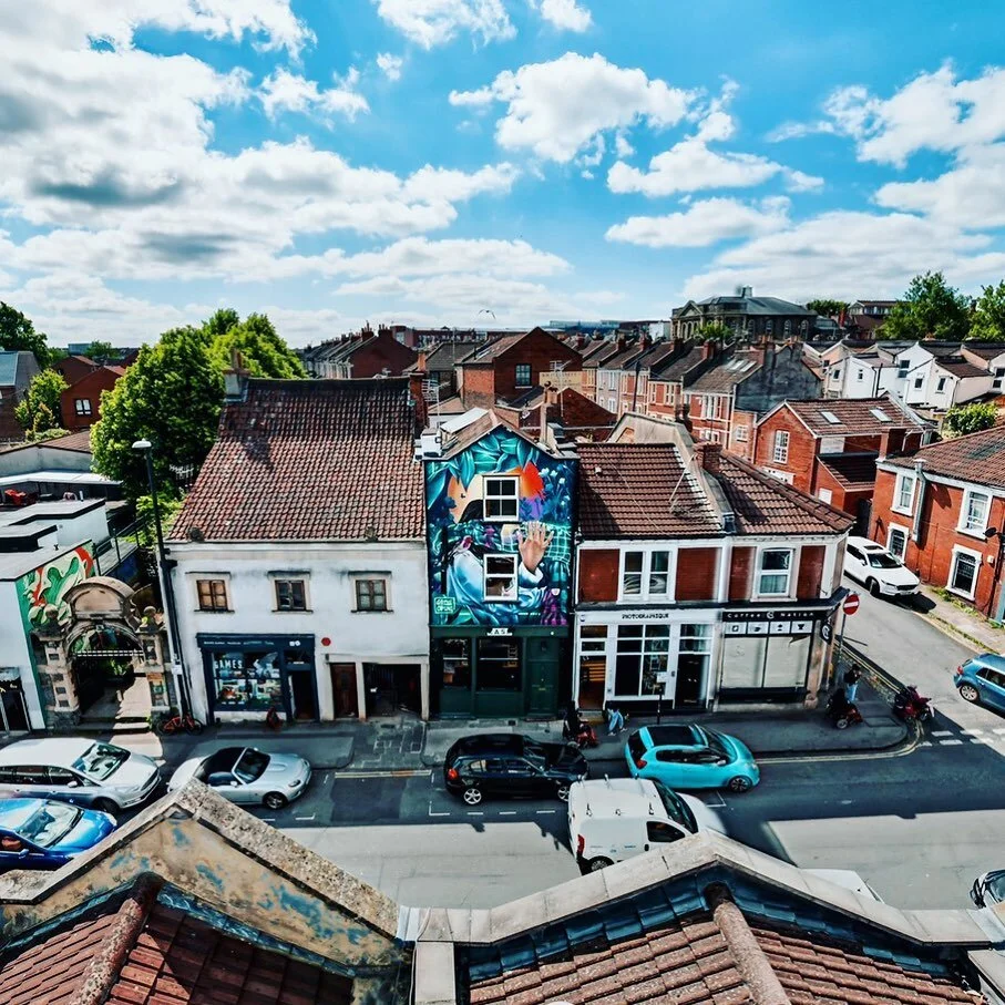 Rooftop views of my wall for @upfest ⚡️
📸 Big thanks to @m.bourgali 🤍

#sophiodling #upfest2022