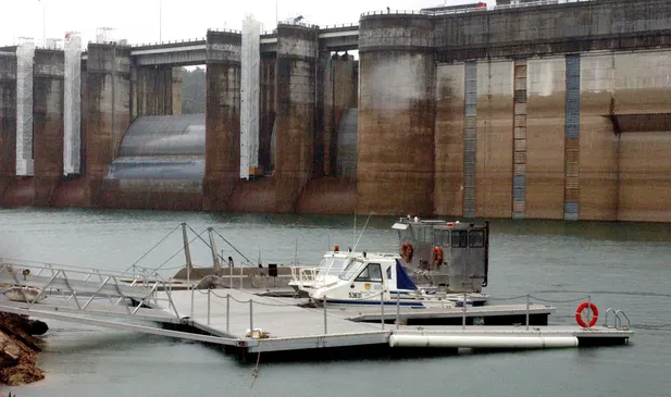 Water flows into Sydney catchment at 'shocking' record lows | The Guardian