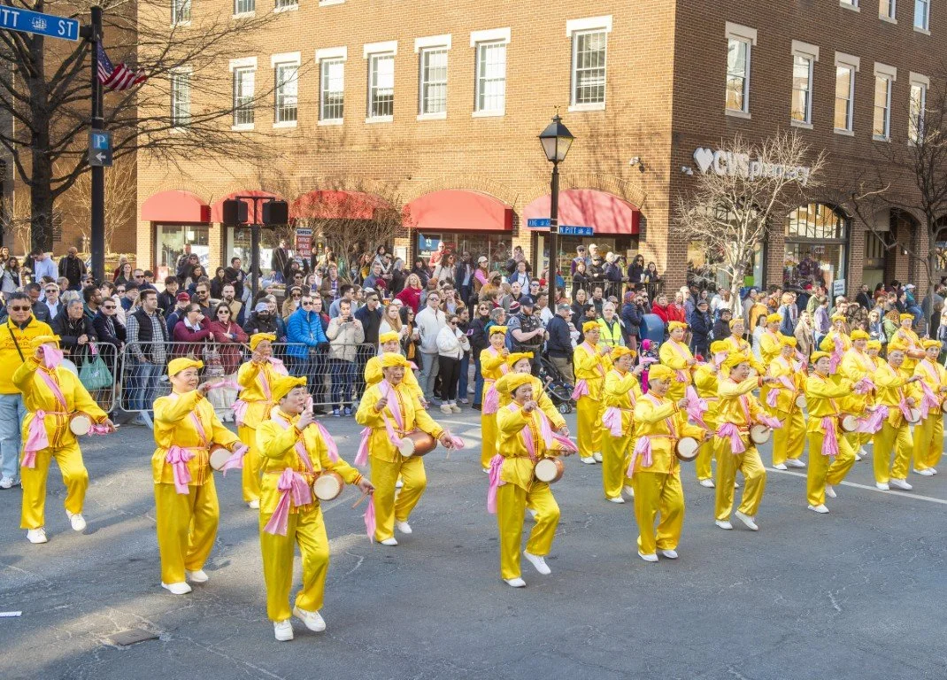 Falun Dafa Performance.jpg