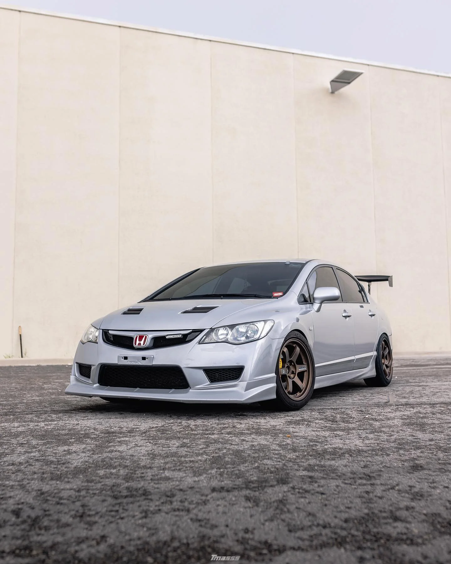 Some new additions to the civic, new wheel color and the tmasss plate 🫶🏼
#tmasssphoto 
#thatsilver8th #mugen #fd2 #fd2typer #8thgensociety #srcry #soscare #loweredlifestyle #vtec #8thgencivic #te37 #te37og #raysmsc #superstreet