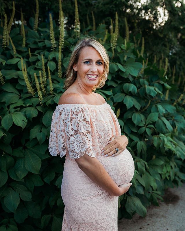 Give me sunset maternity sessions every day of the week 😍. Women often question getting these photos taken because pregnancy takes a toll on our bodies and sometimes on our self esteem. I&rsquo;ve never ended a single maternity session where the cli