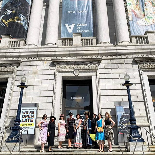 Went to admire the Kimono Refashioned exhibit at the @asianartmuseum, followed by supper and drinks at @chinalivesf! 👘🥟🍸#vintageootd