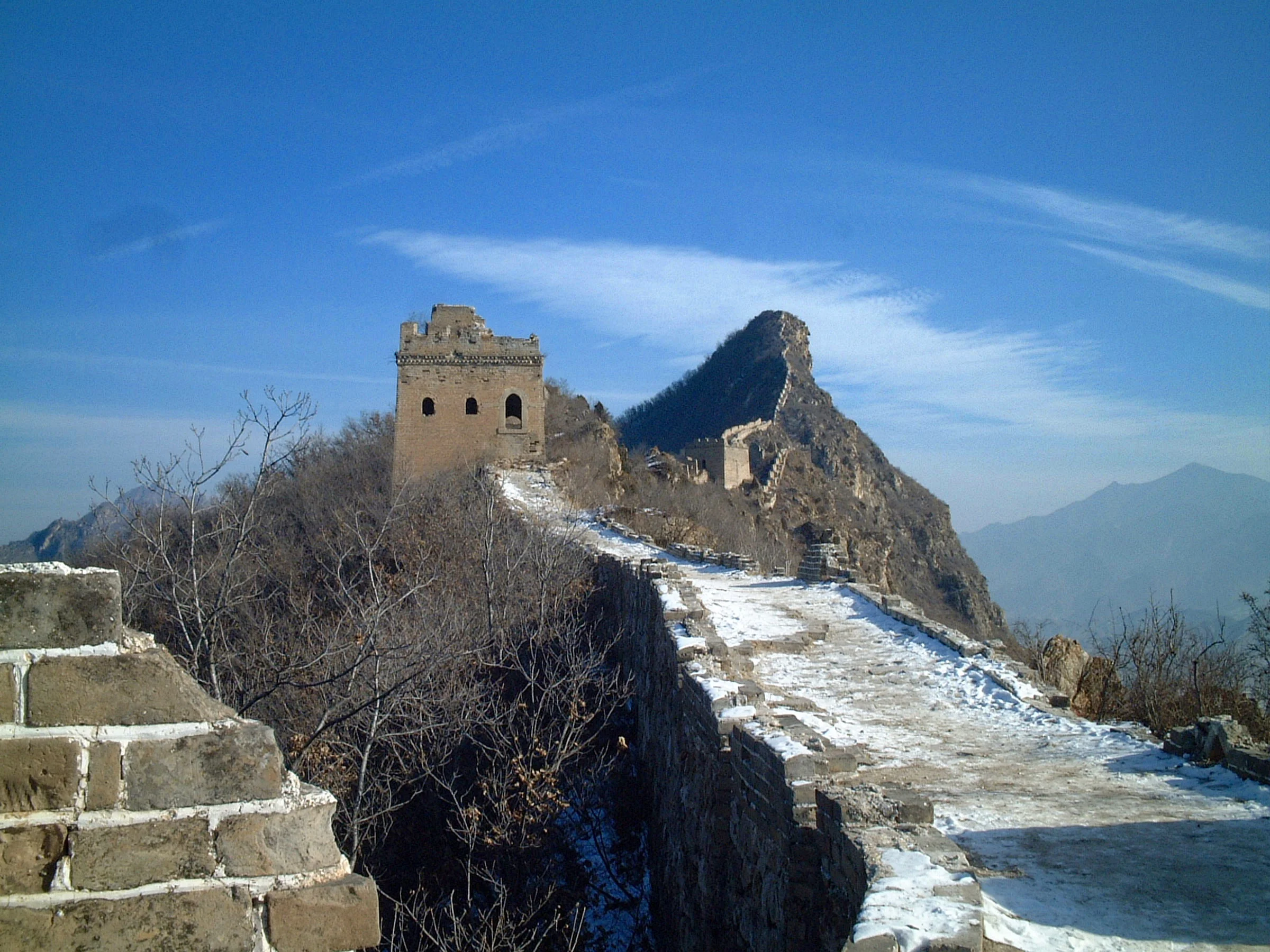 The Great Wall at Simatai, north of Beijing. From the original book (where it was printed in b&w). ©Edward Burman, 2004