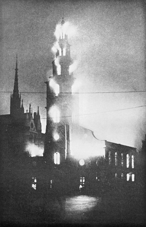 St Clement Danes, 10 May 1941 ( photo in the public domain )