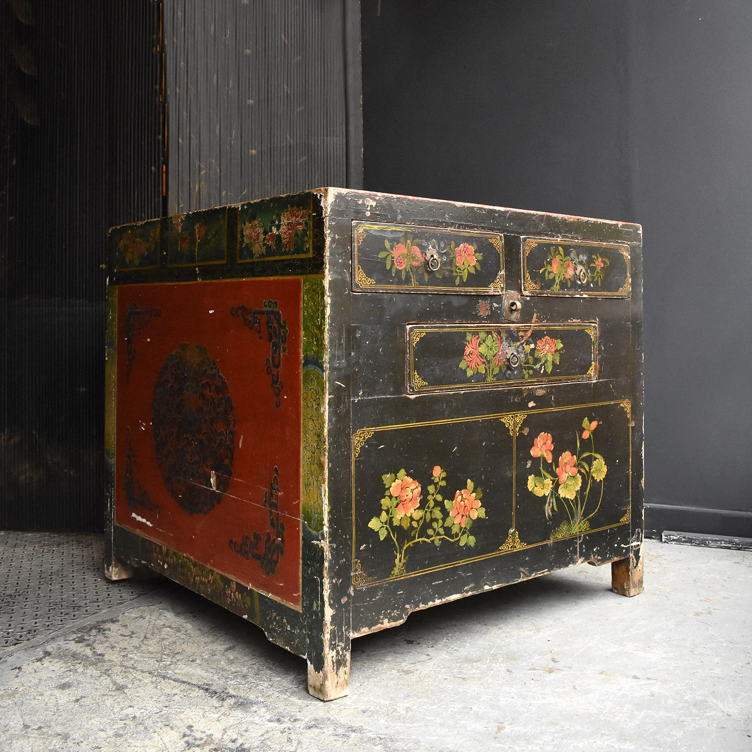 Lacquered Chinoiserie Cube Cabinet 